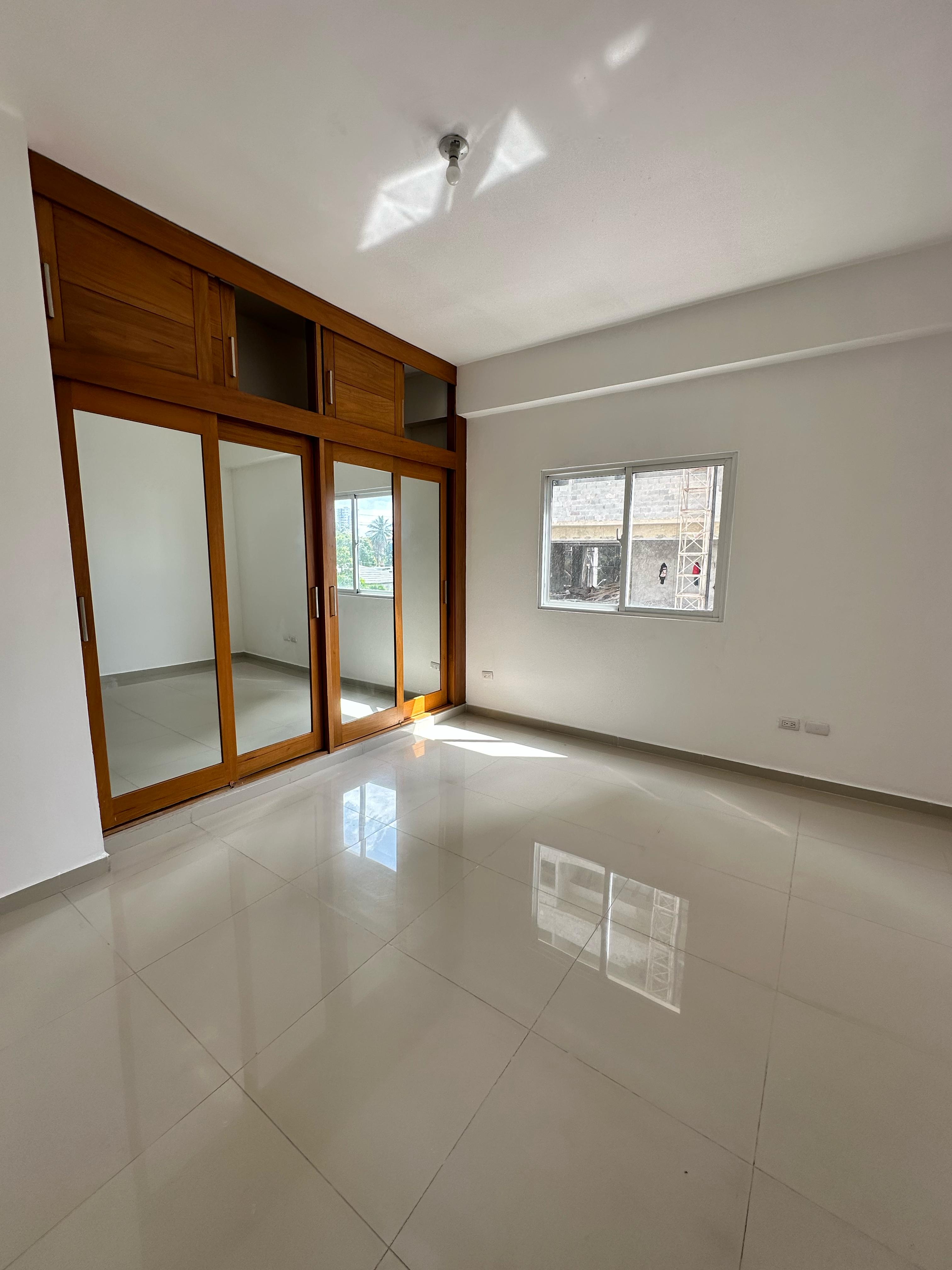 apartamentos - Vendo apartamento con ascensor en Ensanche Ozama 2