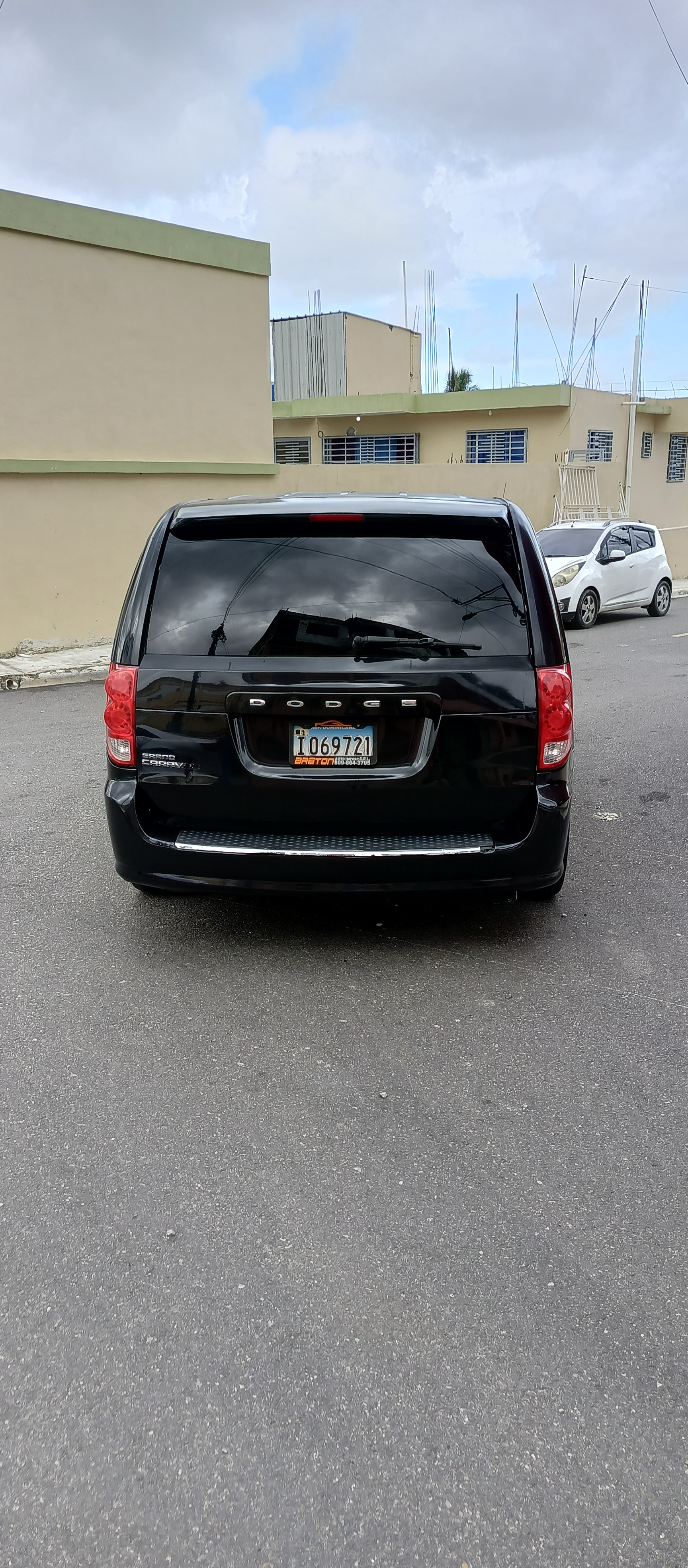 jeepetas y camionetas - Equipo de gas profesional, Aros 20 de cherokee, aire que pica, interior nitido. 2