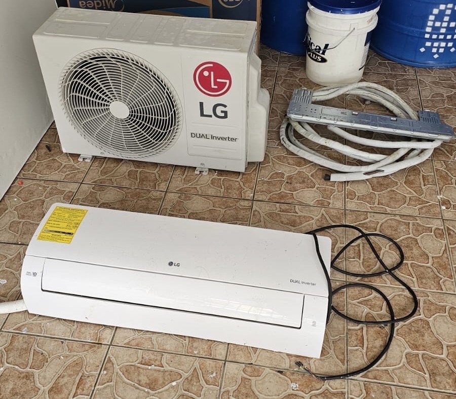 aires acondicionados y abanicos - Aire LG 12mil BTU Como nuevo