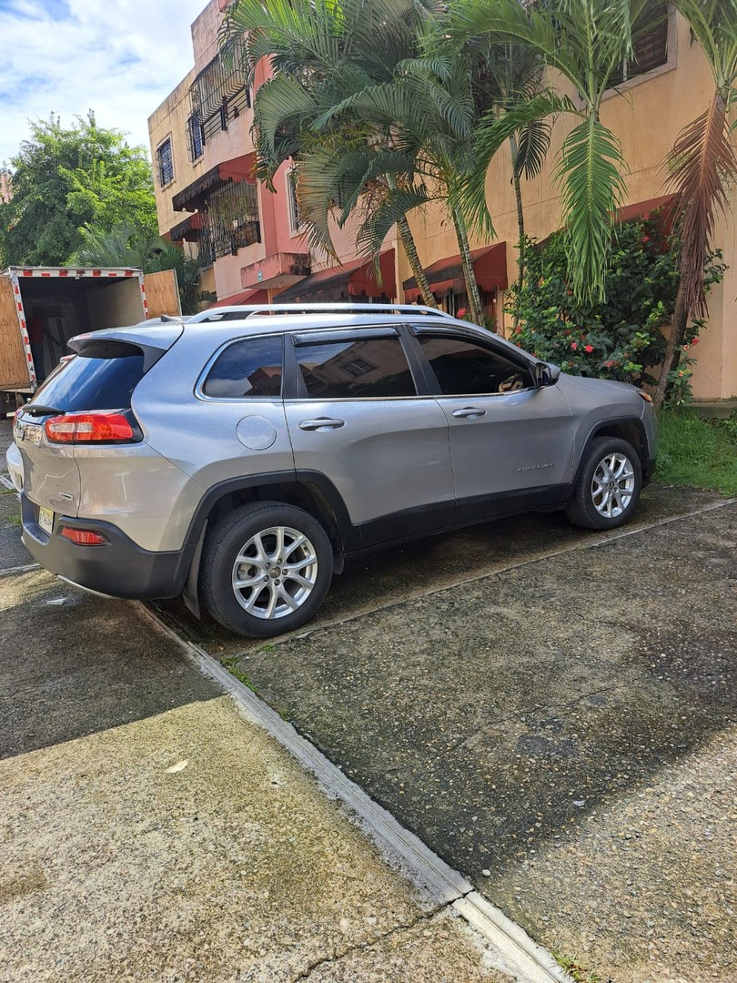 jeepetas y camionetas - Jeep Cherokee Latitude 2018 0