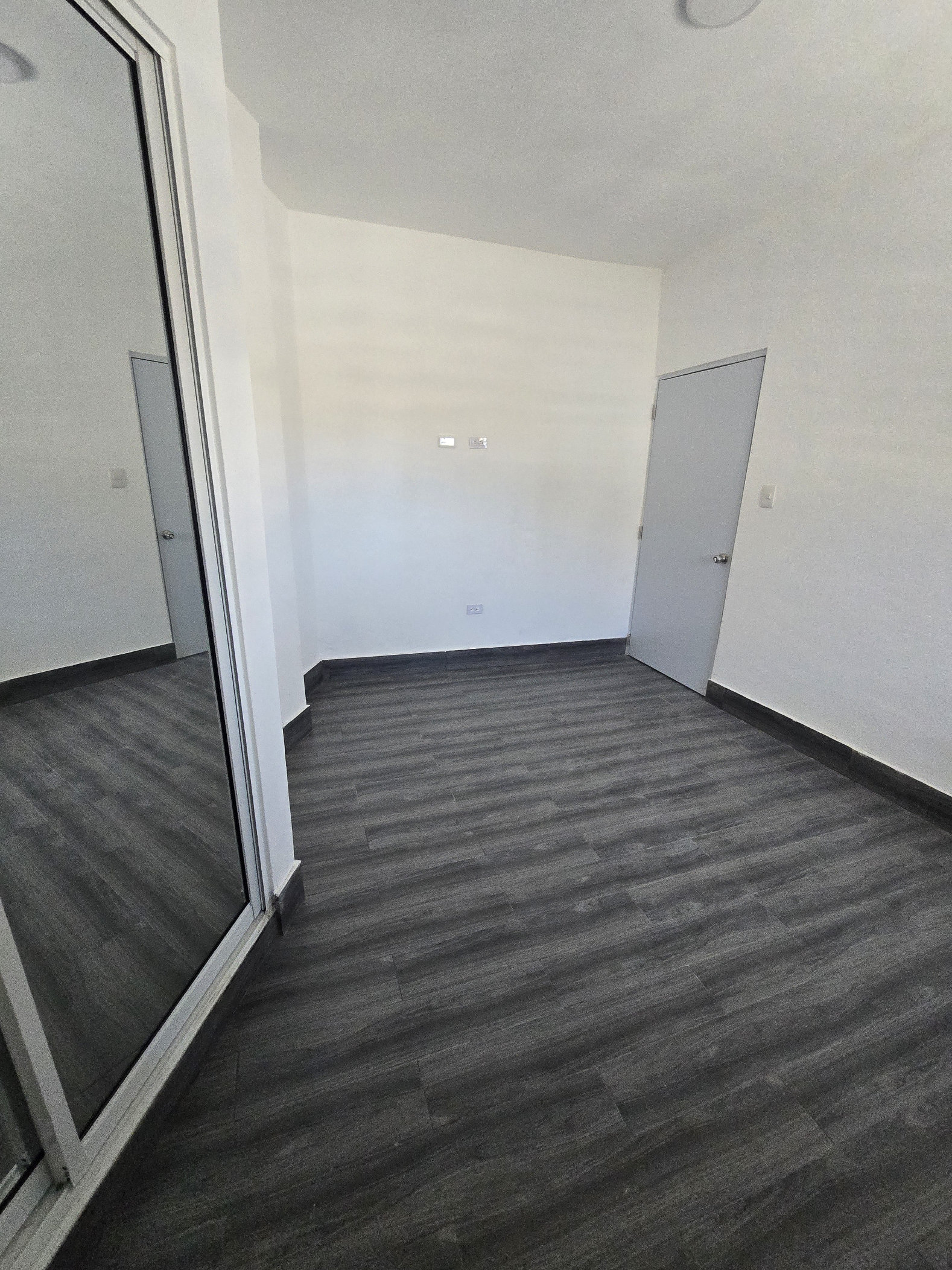apartamentos - Alquiler Apartamento de 2 hab $15,000 en Libertador de HERRERA 6