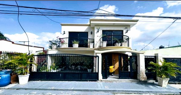 casas - Casa de dos niveles en el Café Santo Domingo Oeste 0