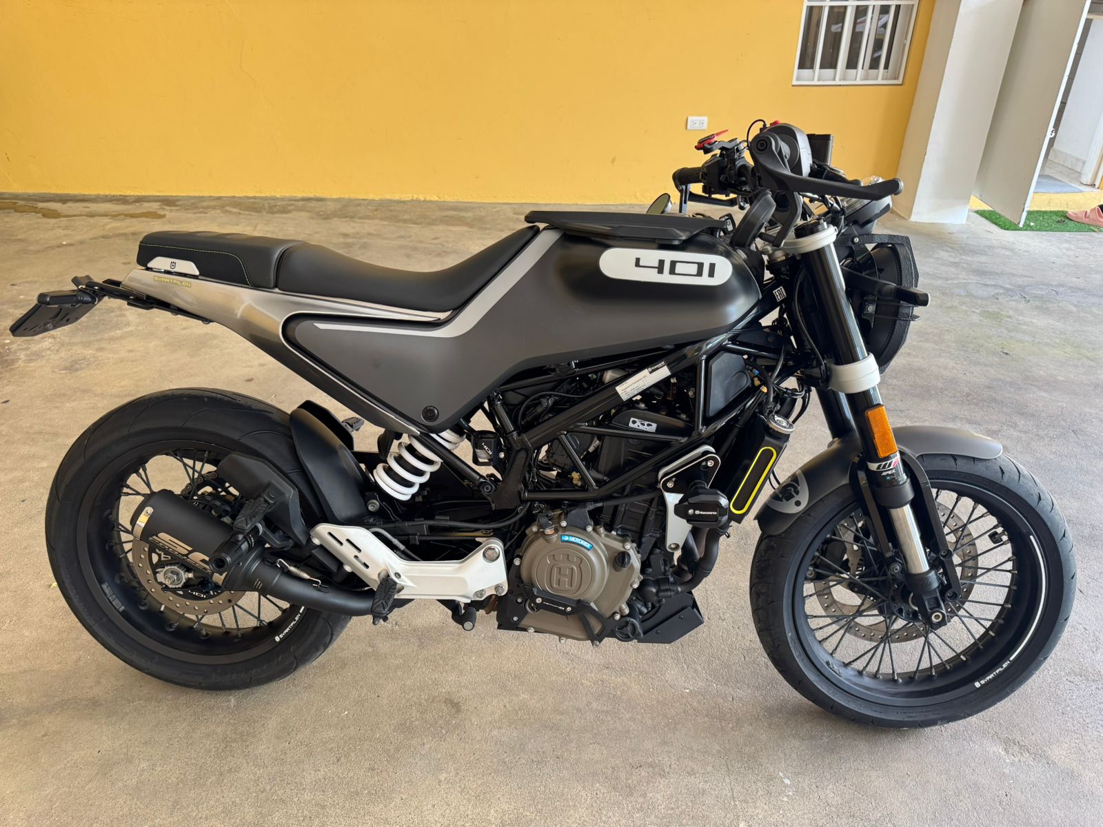 motores y pasolas - Motor Husqvarna 401 Svartpilen 0