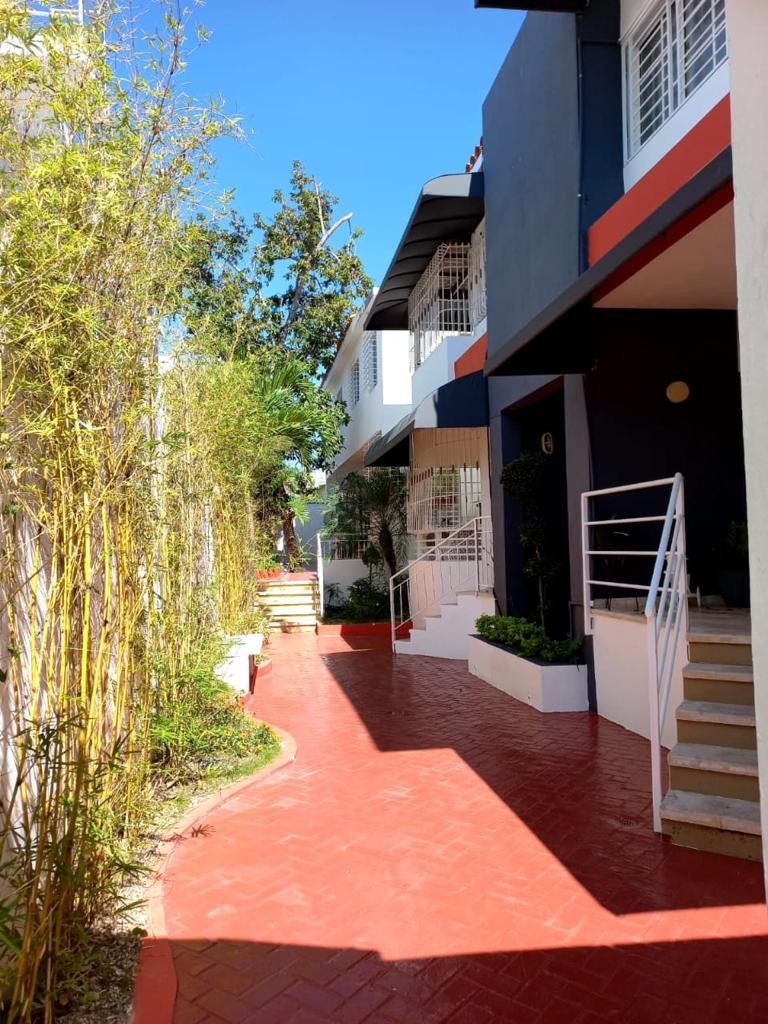 apartamentos - En Venta Townhouse de Tres Habitaciones  0