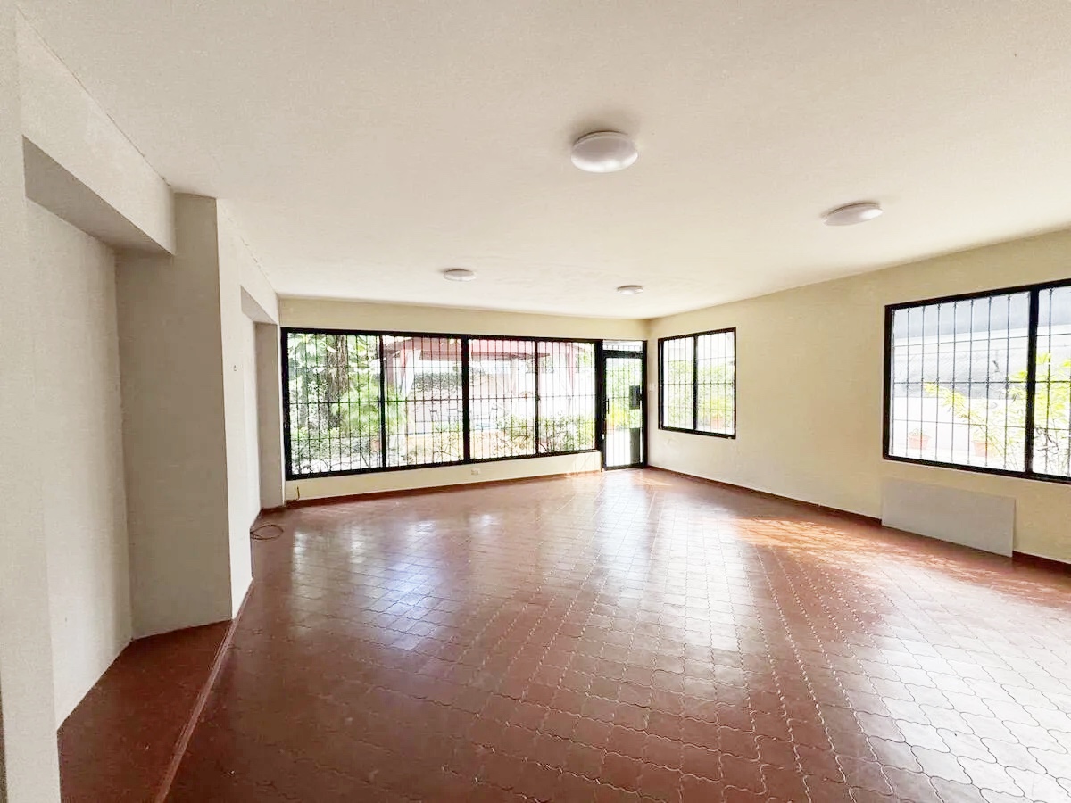 oficinas y locales comerciales - Propiedad comercial en arroyo viejo 2
