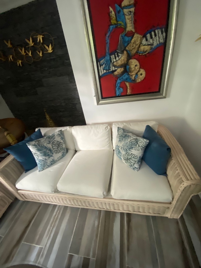 muebles y colchones - Mueble de rattan de 3 plaza excelente condiciones y cojines de excelente calidad 1