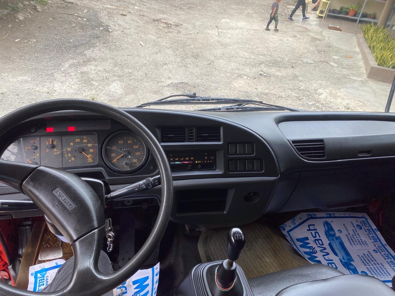 camiones y vehiculos pesados - Camión Isuzu FTR 8