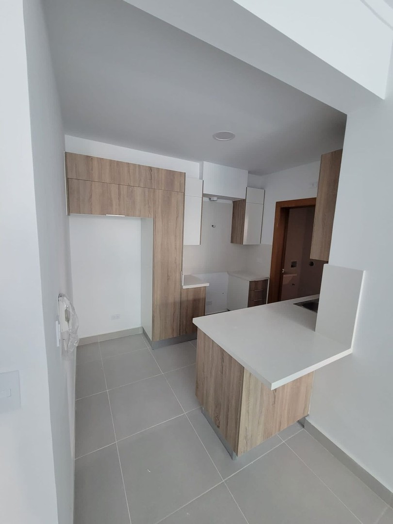 apartamentos - Alquiler de apartamento próximo a la Av Churchill en Evaristo Morales, piso alto 4