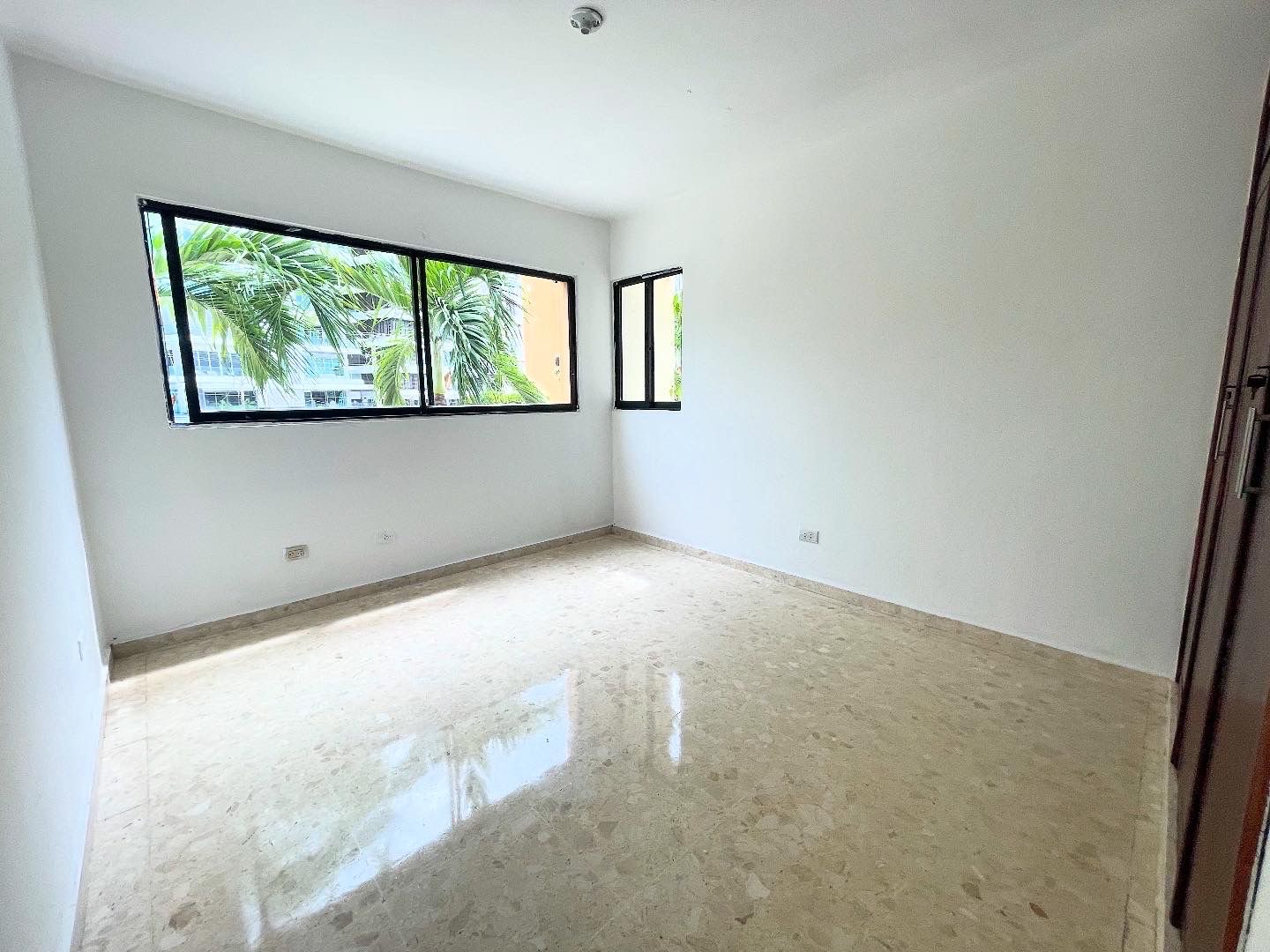 apartamentos - Alquiler en Los Cacicazgos – Zona exclusiva, residencial cerrado y seguro.  4