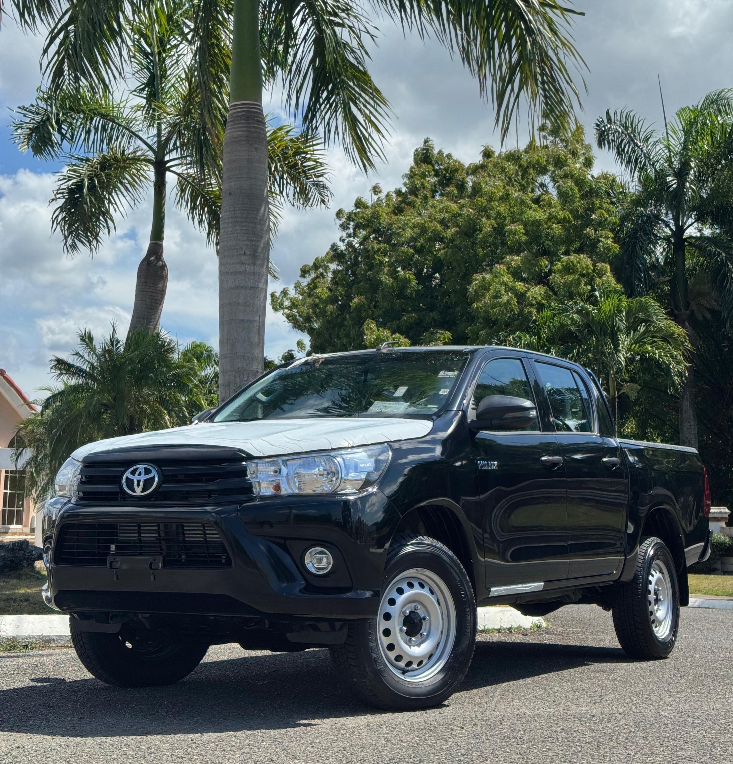 jeepetas y camionetas - Toyota Hilux 4WD 2024 0