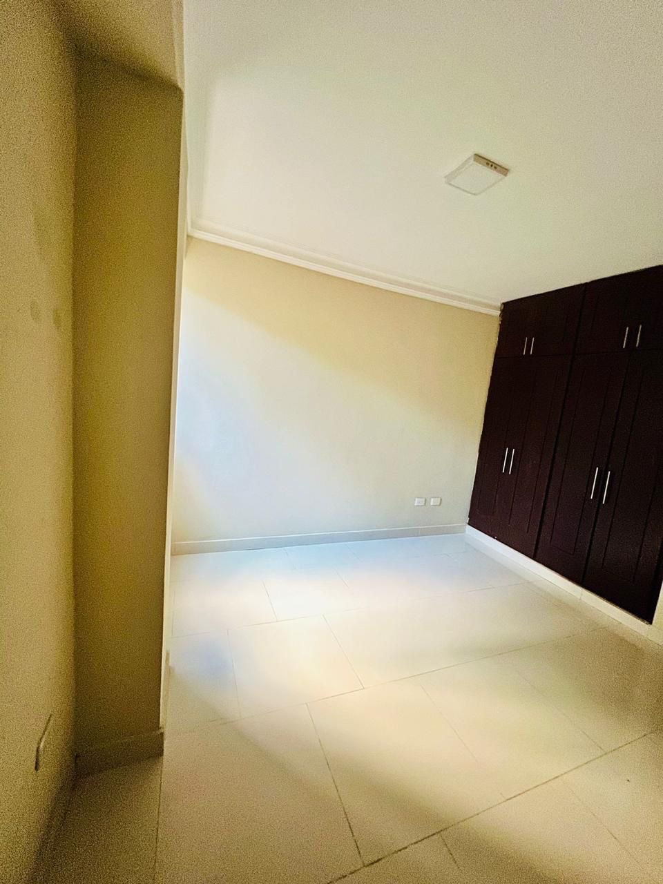 apartamentos - venta de apartamento 2do nivel en la autopista de san isidro Santo Domingo este  3
