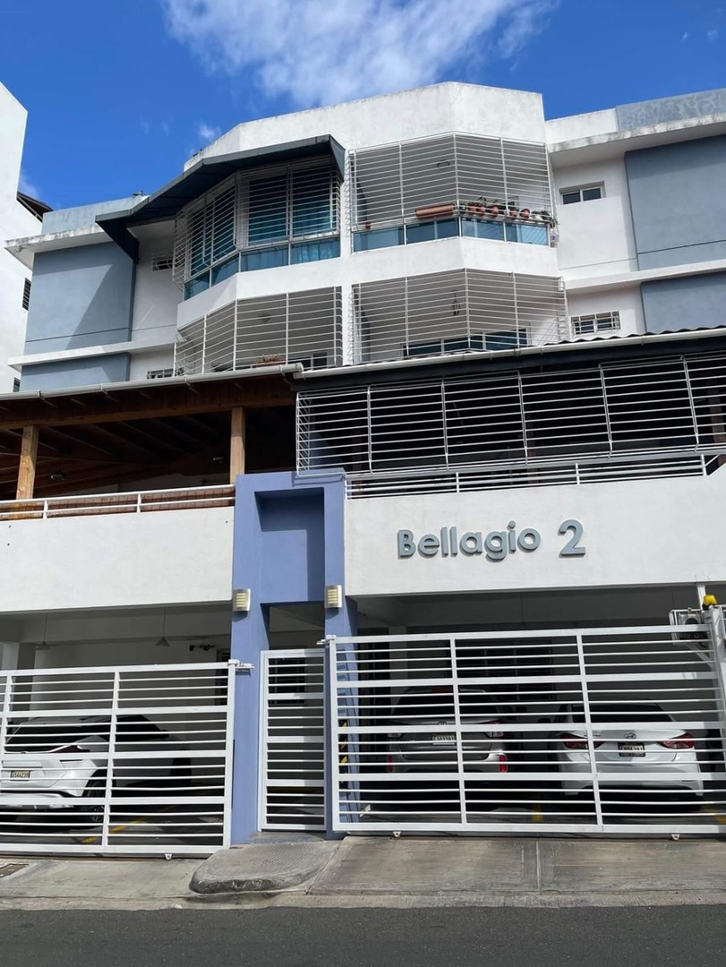 apartamentos - Alquilo Segundo Nivel con Terraza + estudio en 0