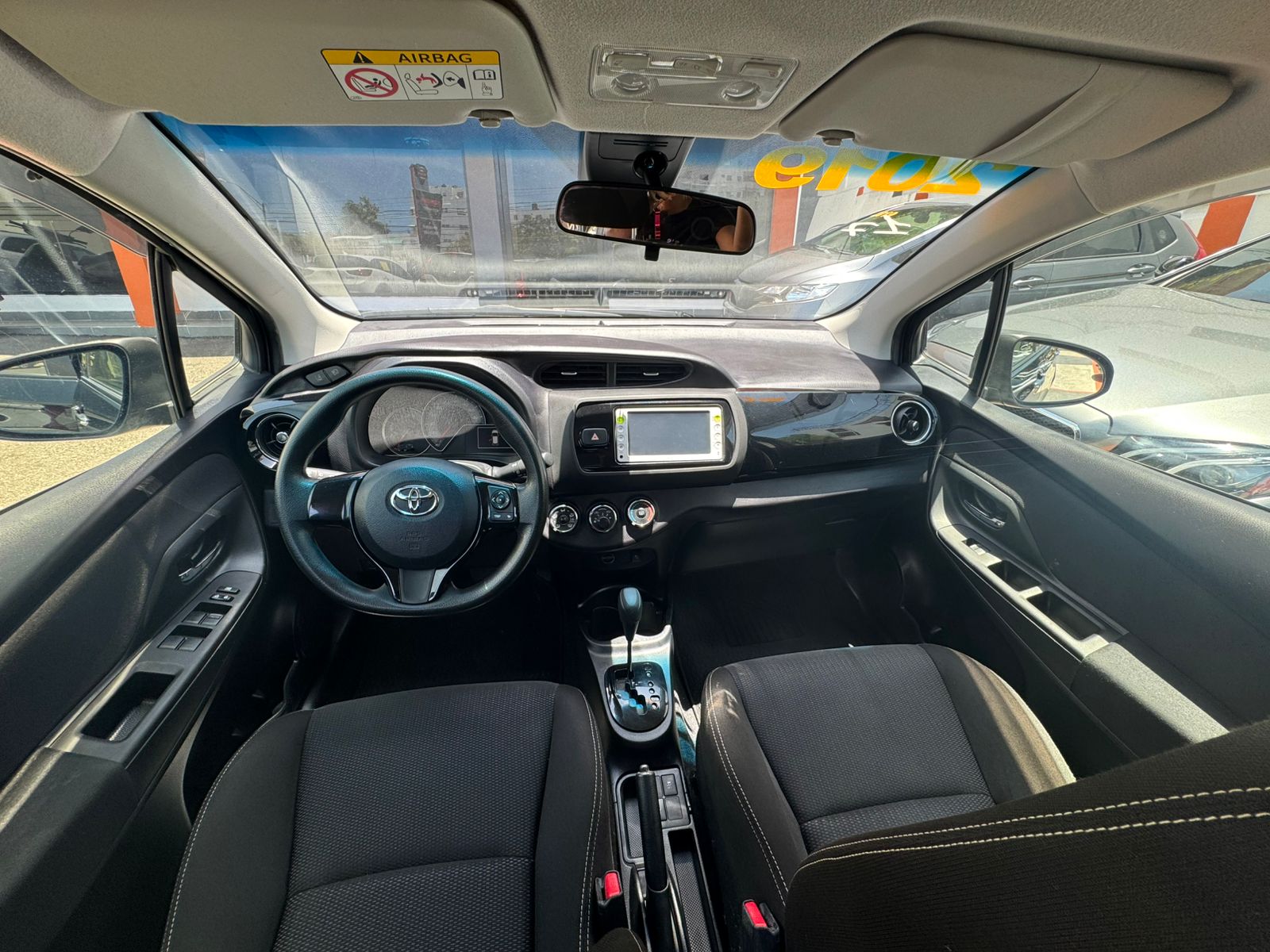 carros - Toyota Vitz 2019 3