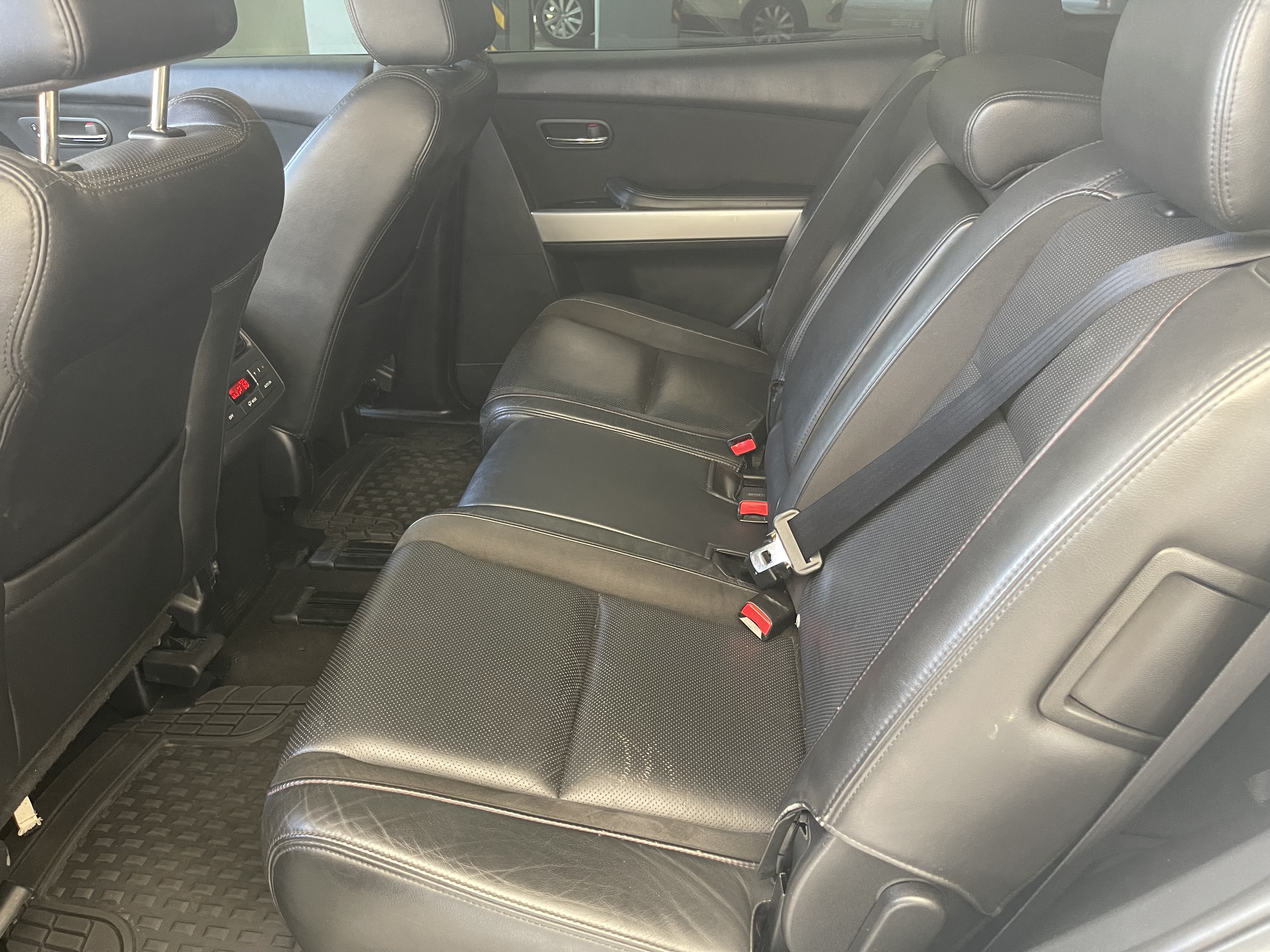 jeepetas y camionetas - Mazda CX9 de Venta en Santo Domingo  8