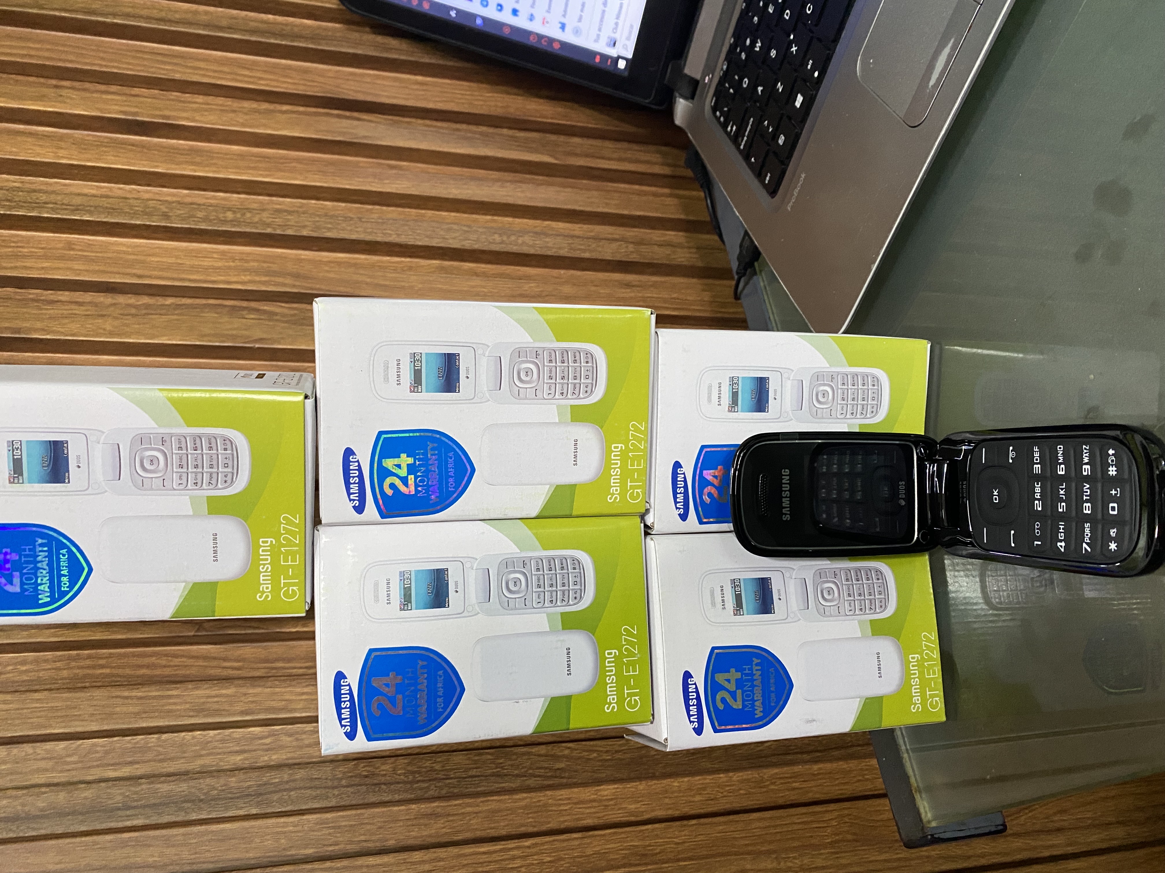 celulares y tabletas - Samsung de tapita  4