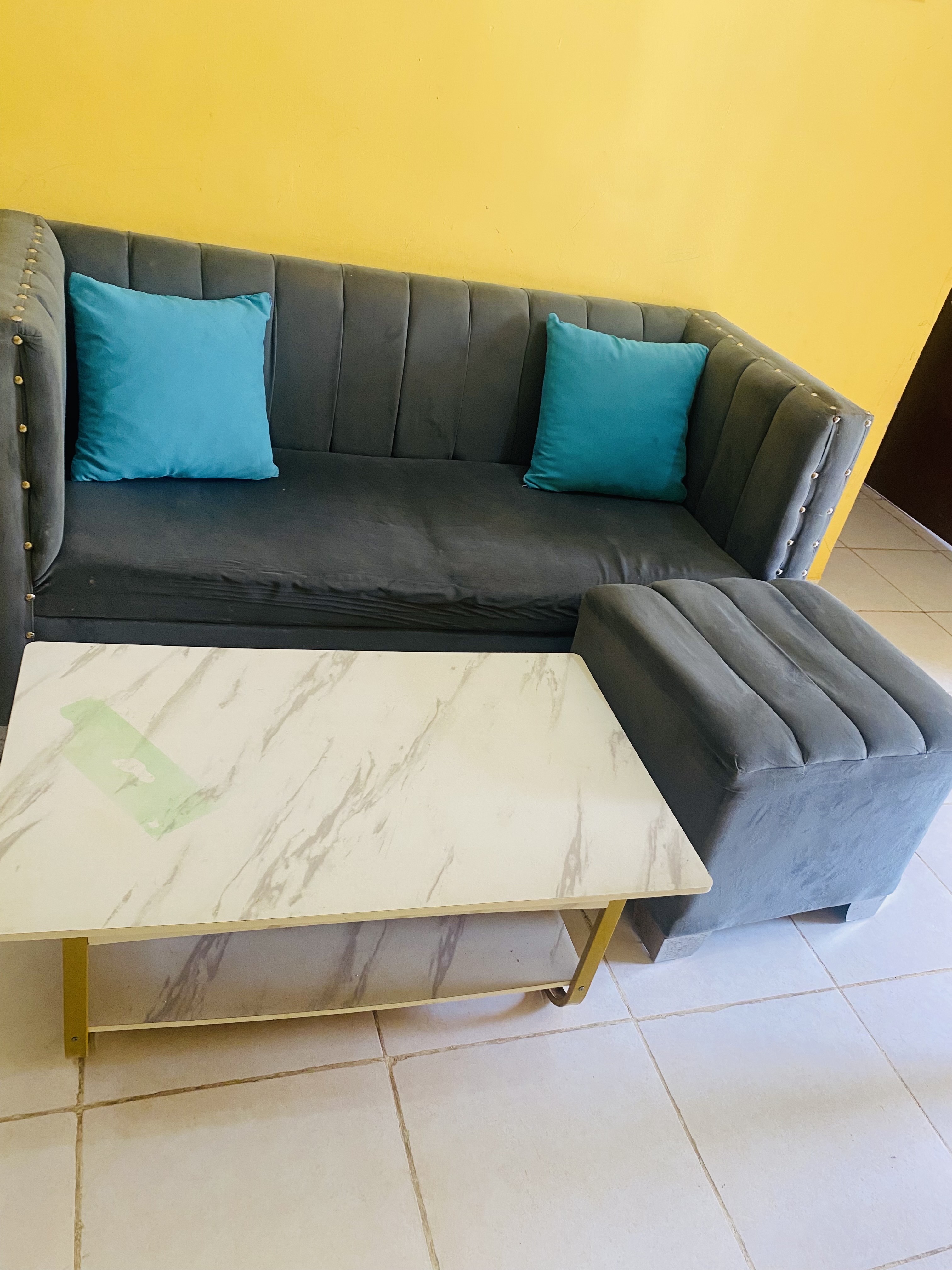 muebles y colchones - esté mueble lo venderé completo con todo y mesa y los dos cojines 