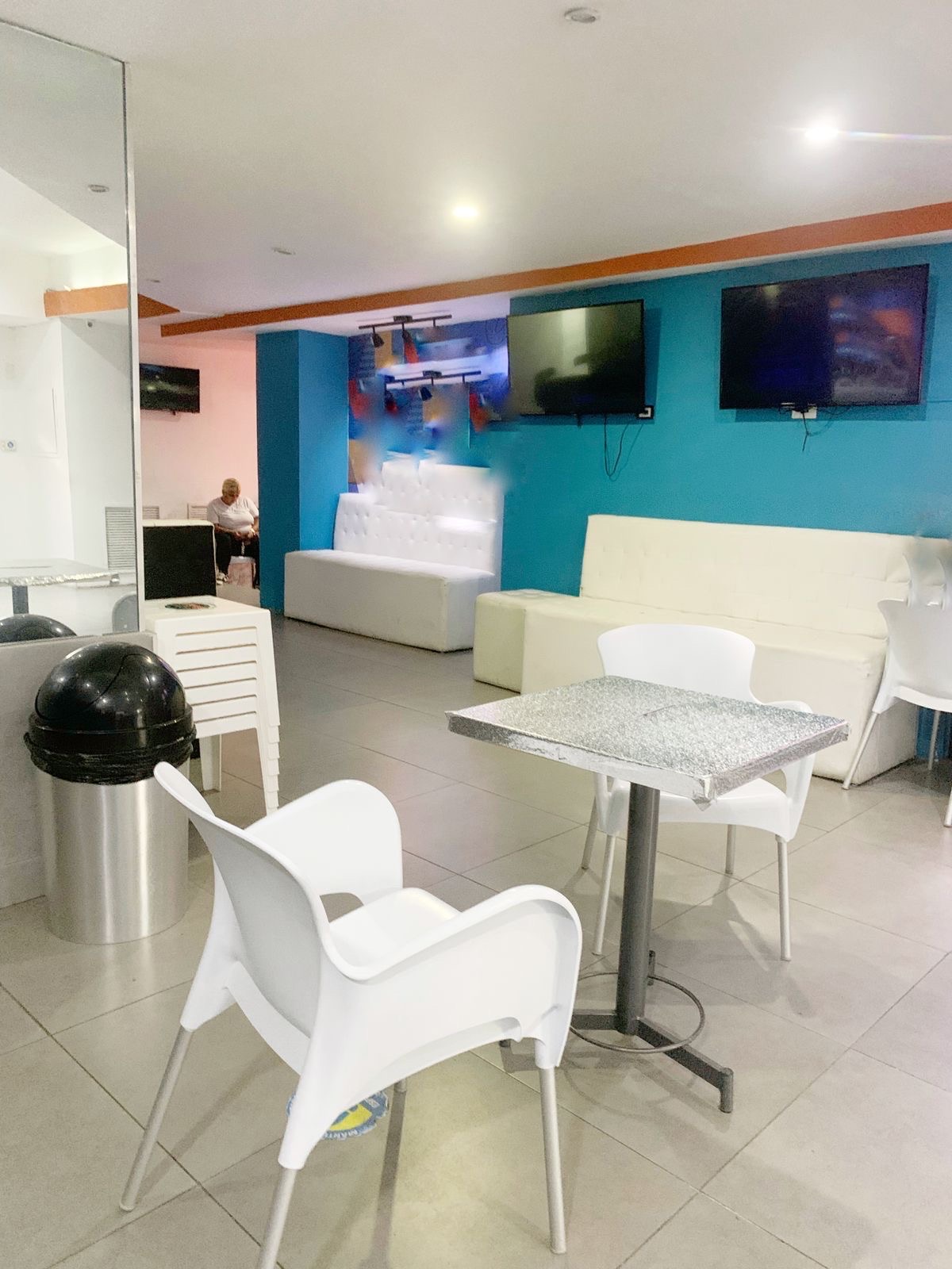 oficinas y locales comerciales - Local en Piantini primer nivel  1