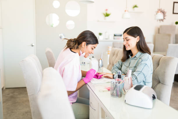 servicios profesionales - Se rentan espacios para estilista y manicurista  1