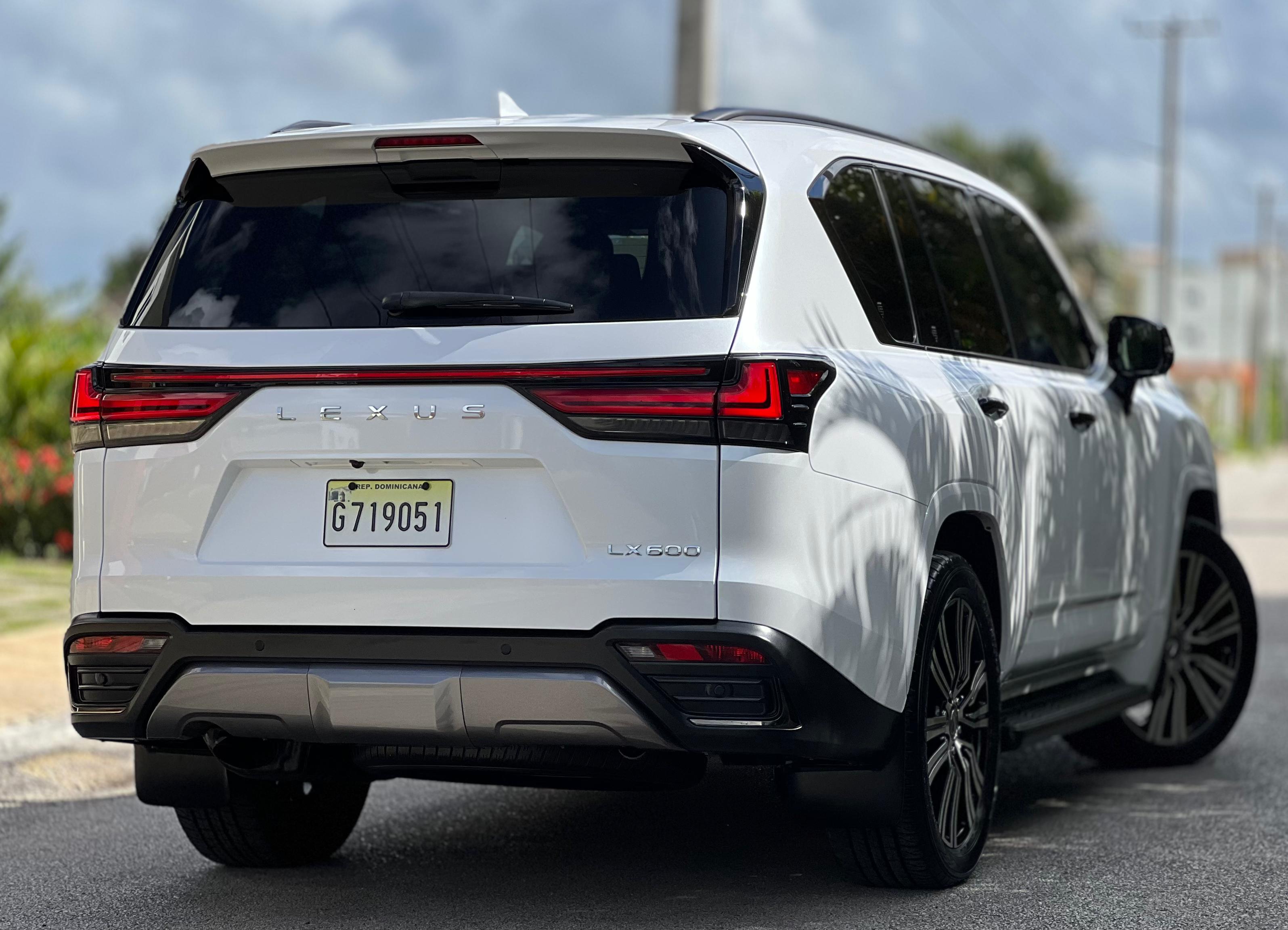 jeepetas y camionetas - Lexus LX 600 Luxury 2022 3