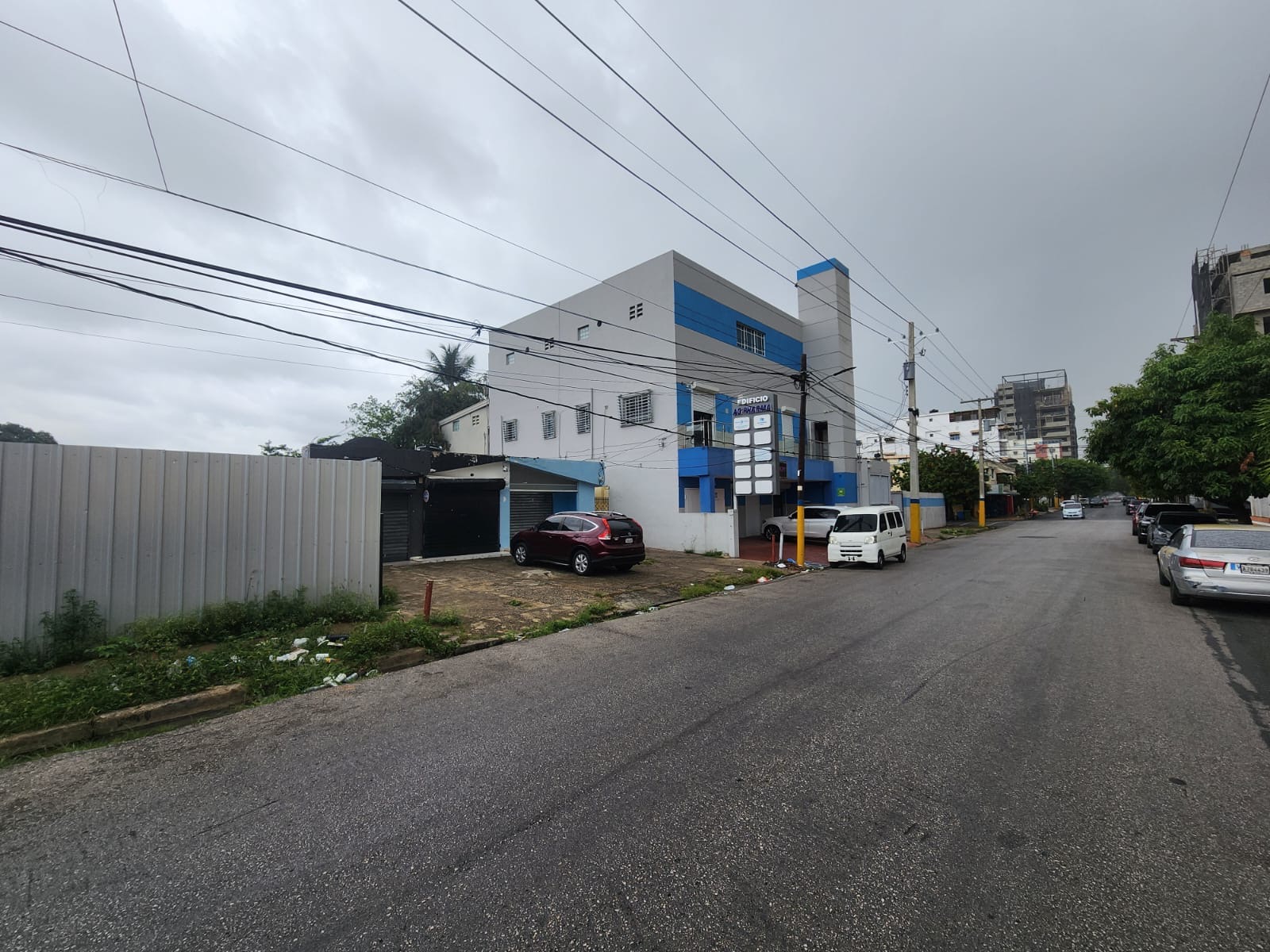 solares y terrenos - ALQUILO Y VENDO SOLAR ENSANCHE OZAMA   710 METROS 