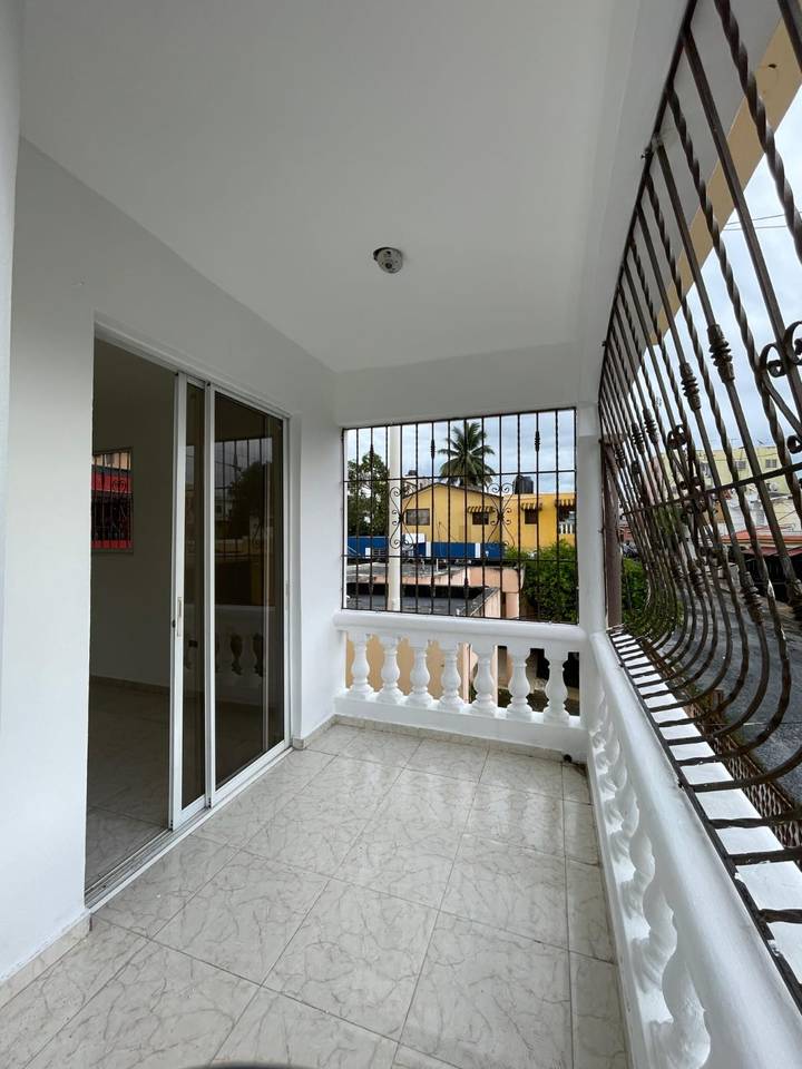 casas - Casa de dos niveles los rosales 3