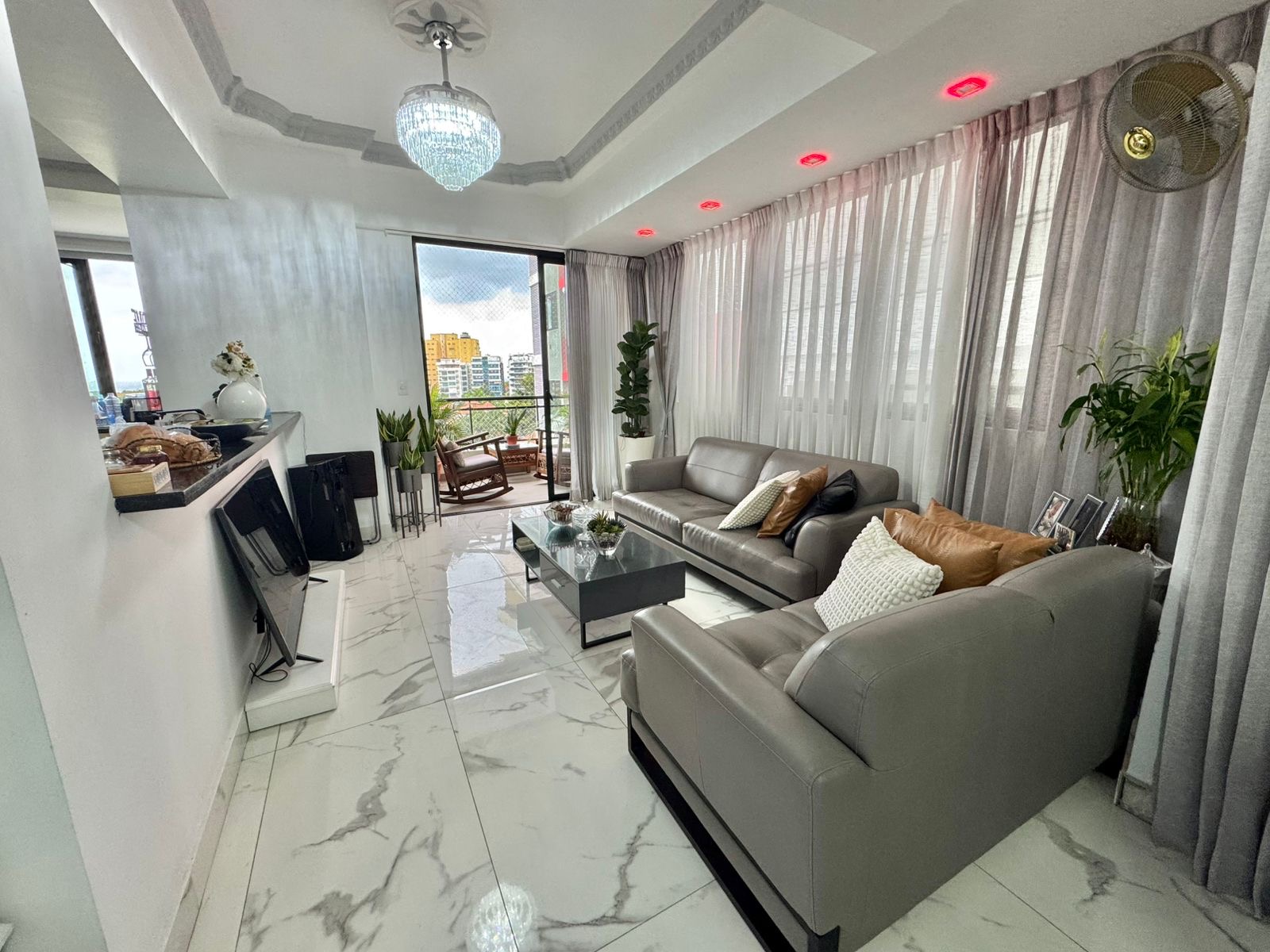 apartamentos - Apartamento en Venta
LOS CACICAZGOS
USD 420,000.00
Mantenimiento: RD$15,000 4