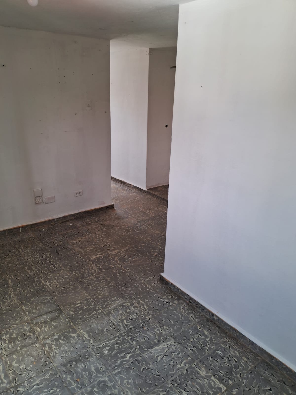 apartamentos - se alquila apartamento de 1hb 9500 en el 30 de mayo 3