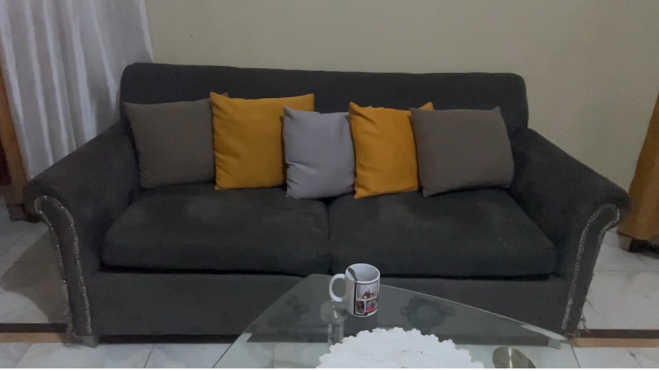 muebles y colchones - Muebles tapizados.
son en caoba 0