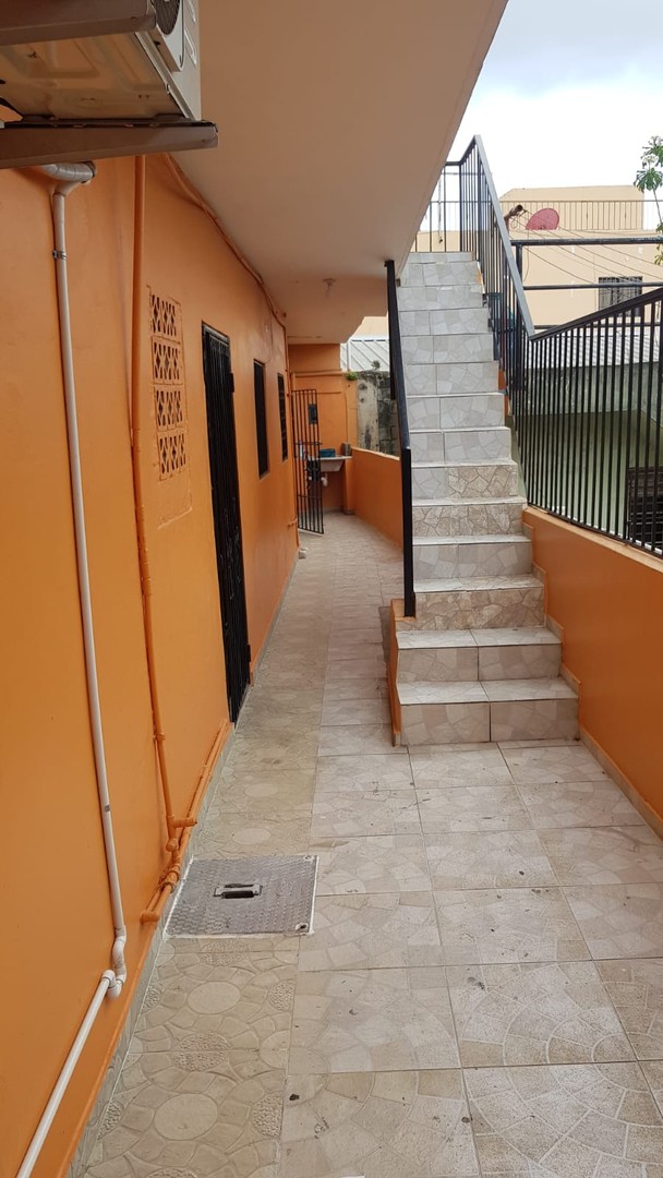 oficinas y locales comerciales - Edificio de uso mixto en Villa Consuelo  2