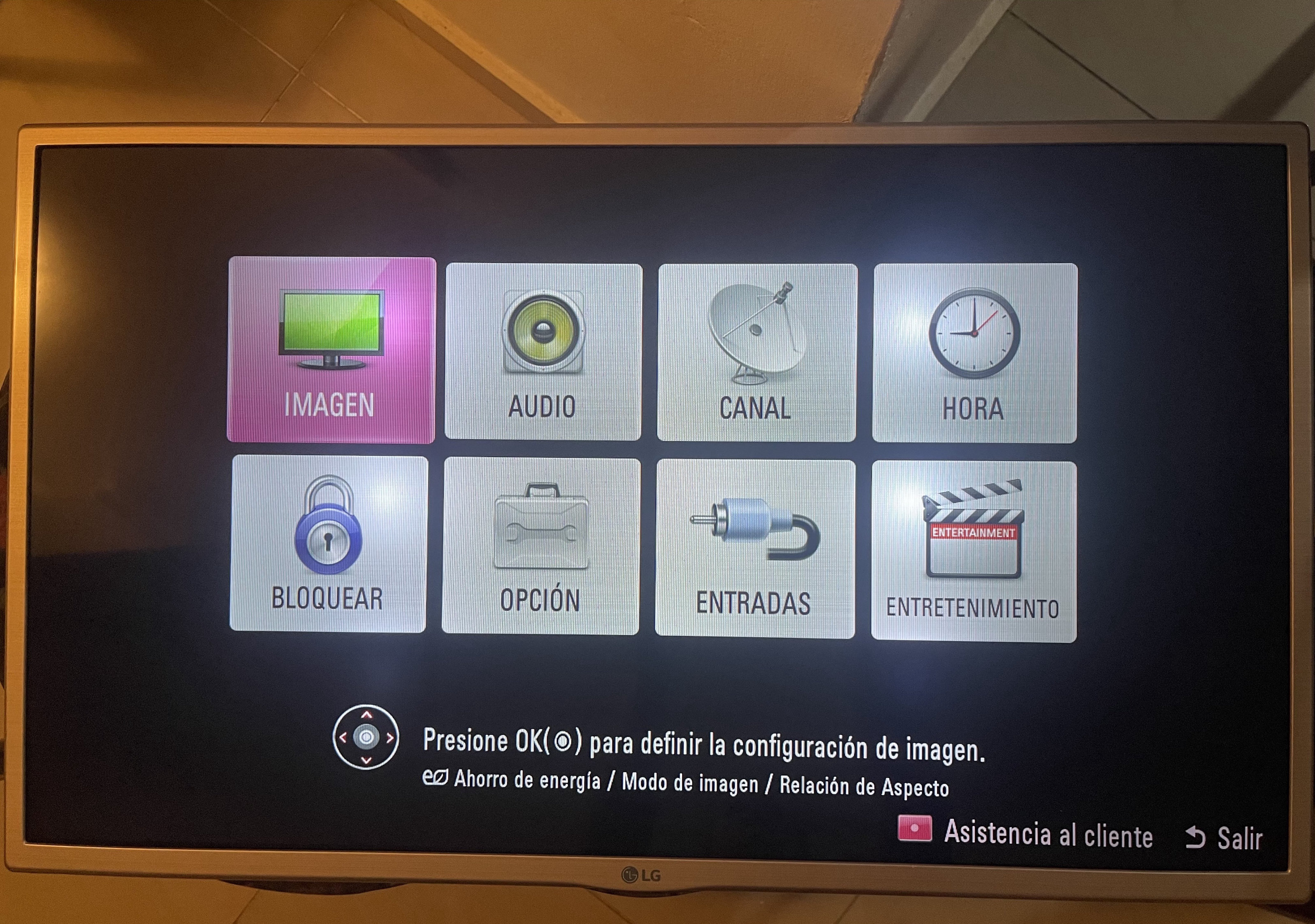 electrodomesticos - TV LG 32” (No Smart) con Base Pared 0
