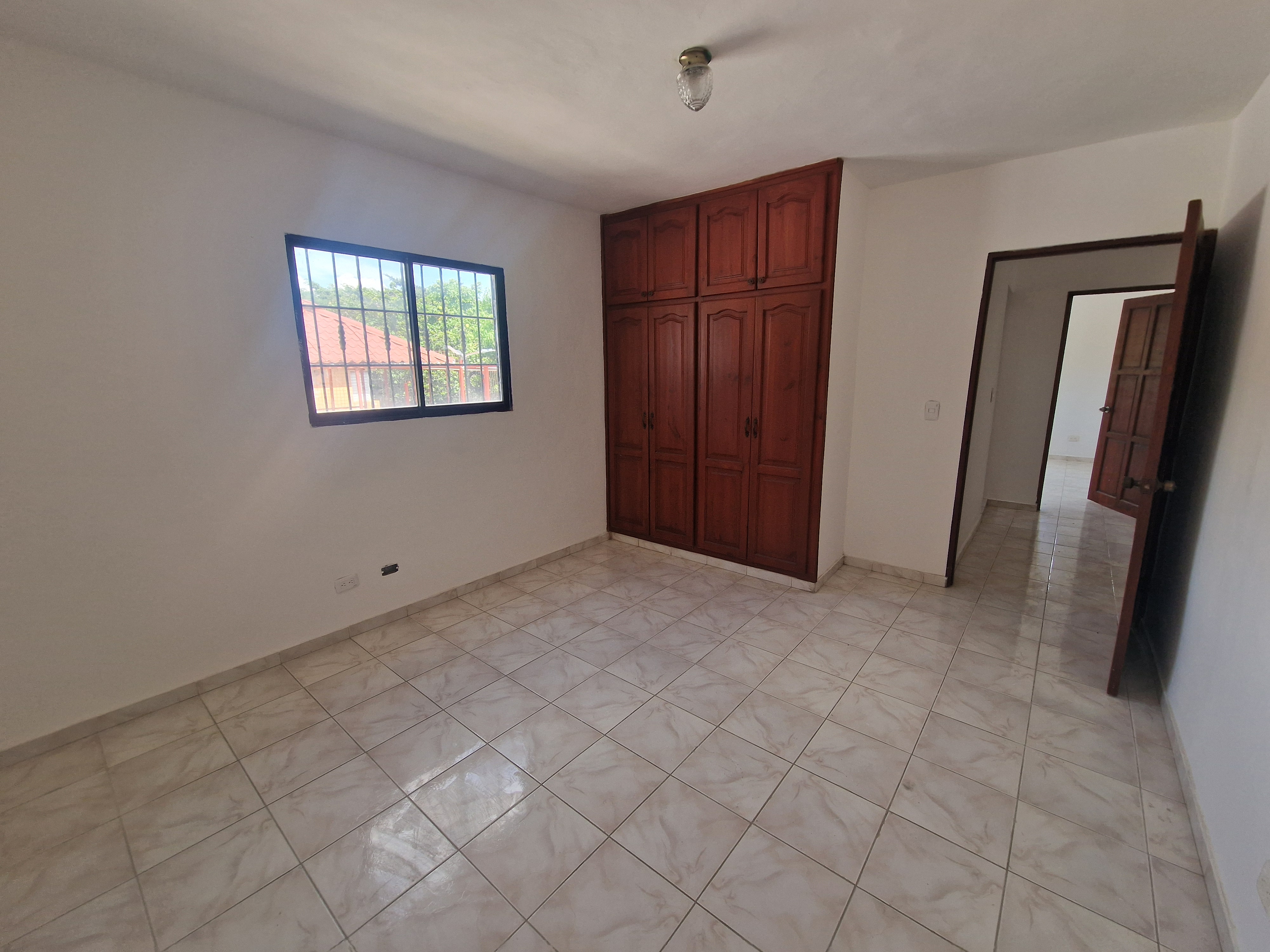 casas - VENTA DE CASA  Y ALQUILER DE DOS NIVELES , SECTOR STO DGO NORTE , VILLA MELLA 4