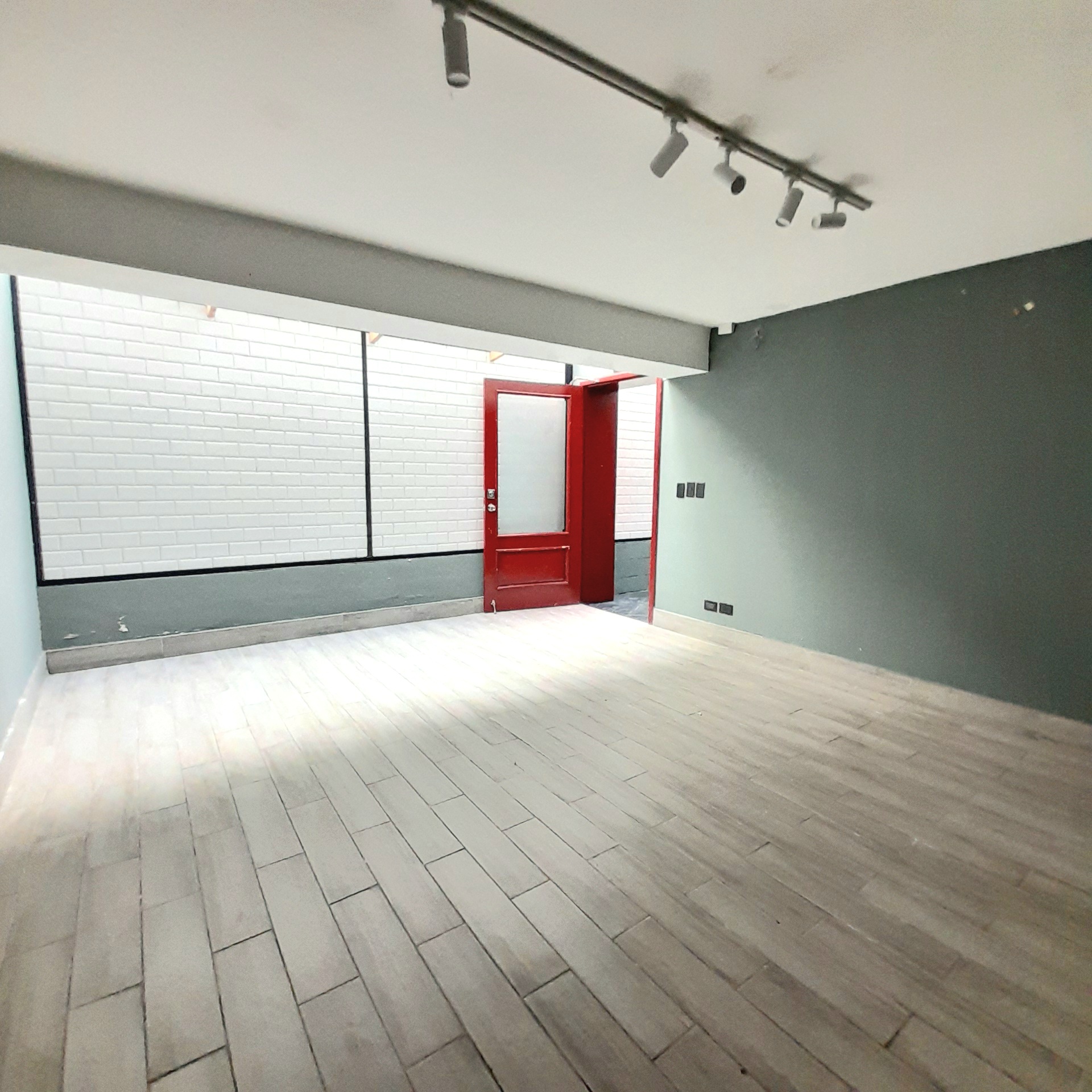 oficinas y locales comerciales - Local Comercial 1er nivel en Alquiler en Ensanche  5