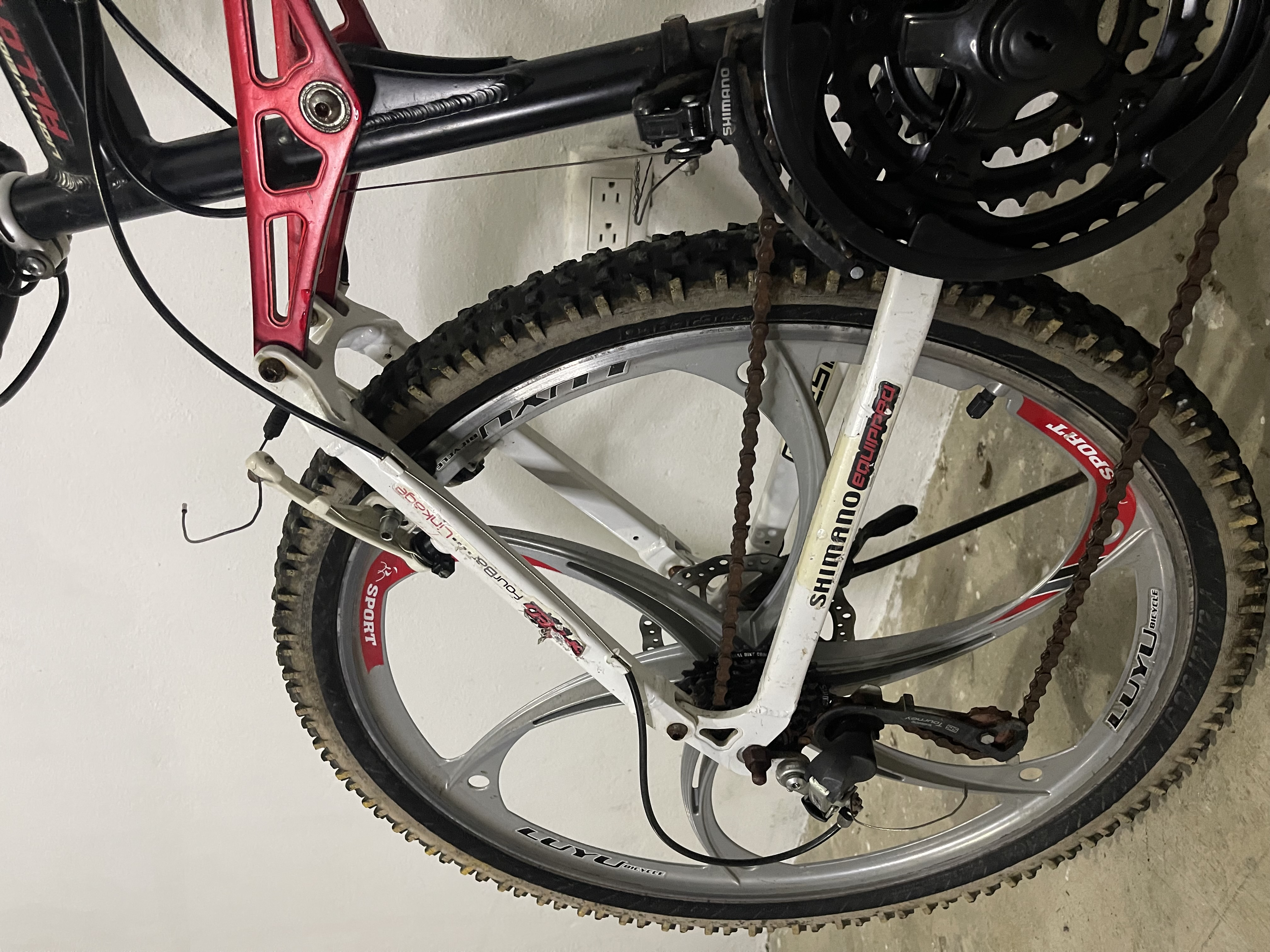bicicletas y accesorios - Genesis V2100 aro 26 - RD$12,000 negociables 1