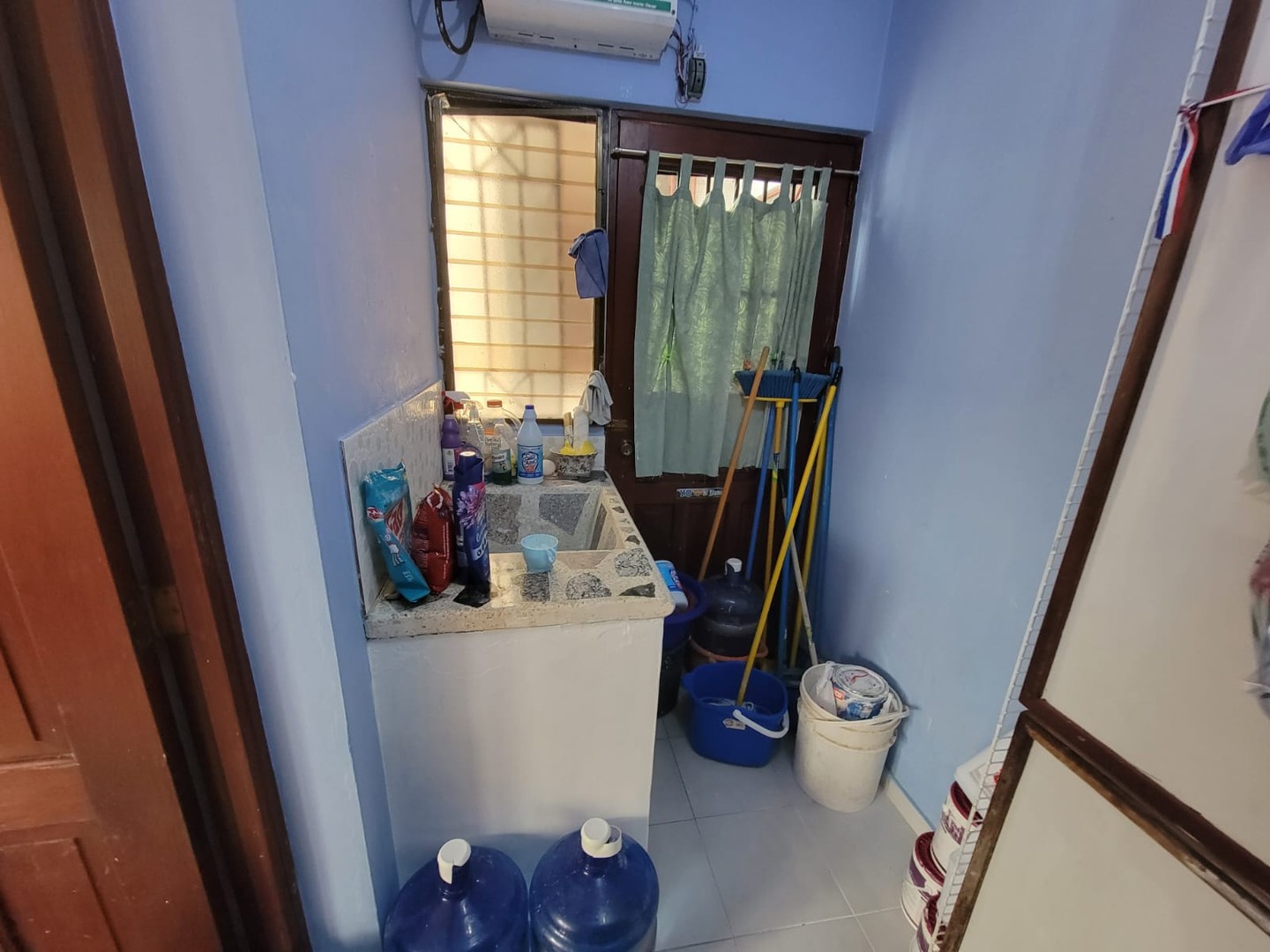 apartamentos - vendo en la Julia Apartamento Clasico con vista al Mar en 2do Piso Código: PD171 2