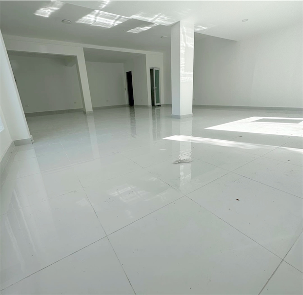 oficinas y locales comerciales - Local amplio y abierto  3