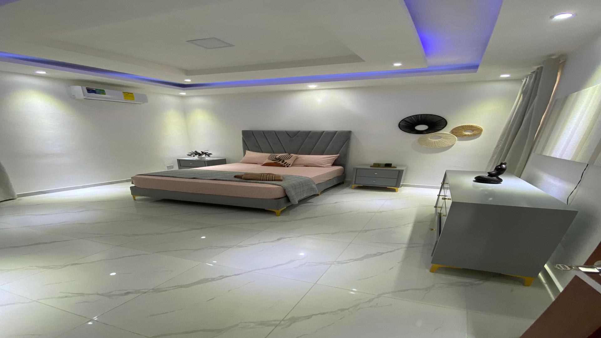 casas - CASA EN VENTA PROXIMO A LA UASD 8