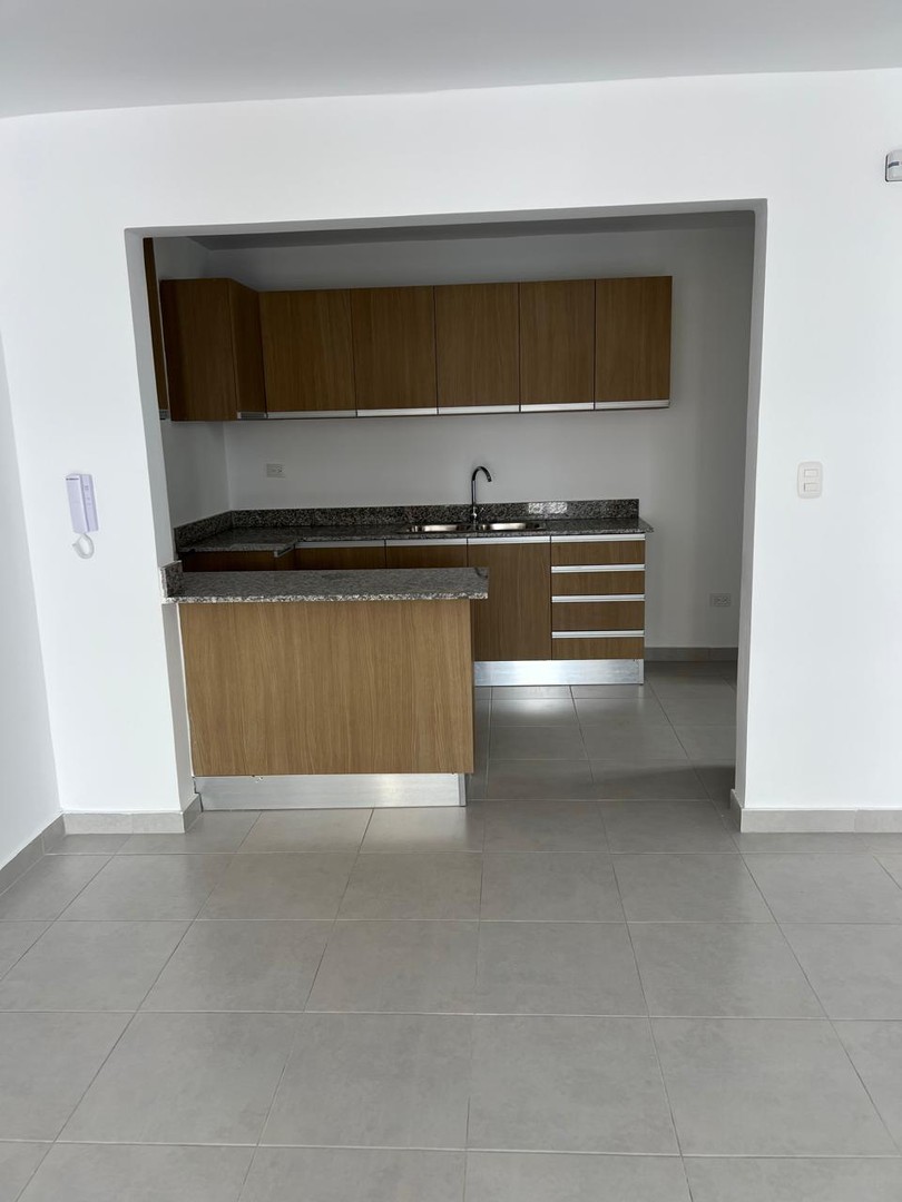 apartamentos - Vendo apartamento ubicado en Residencial Ita Esther 2 (Av. Jacobo Majluta)  4