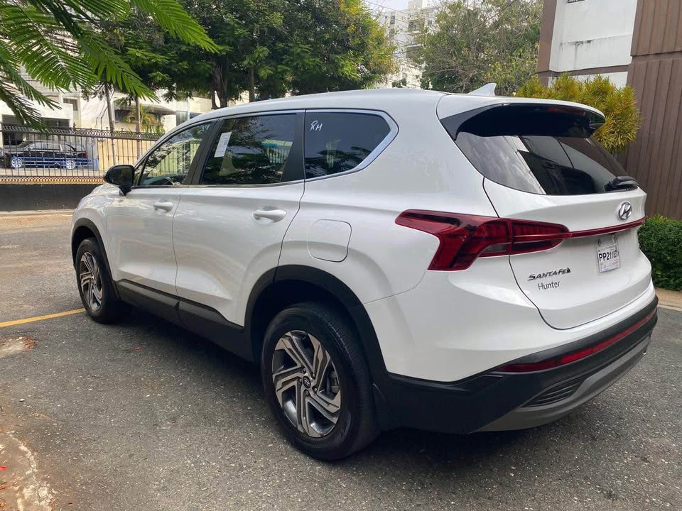 jeepetas y camionetas - Hyundai Santa Fe SE 2023 7