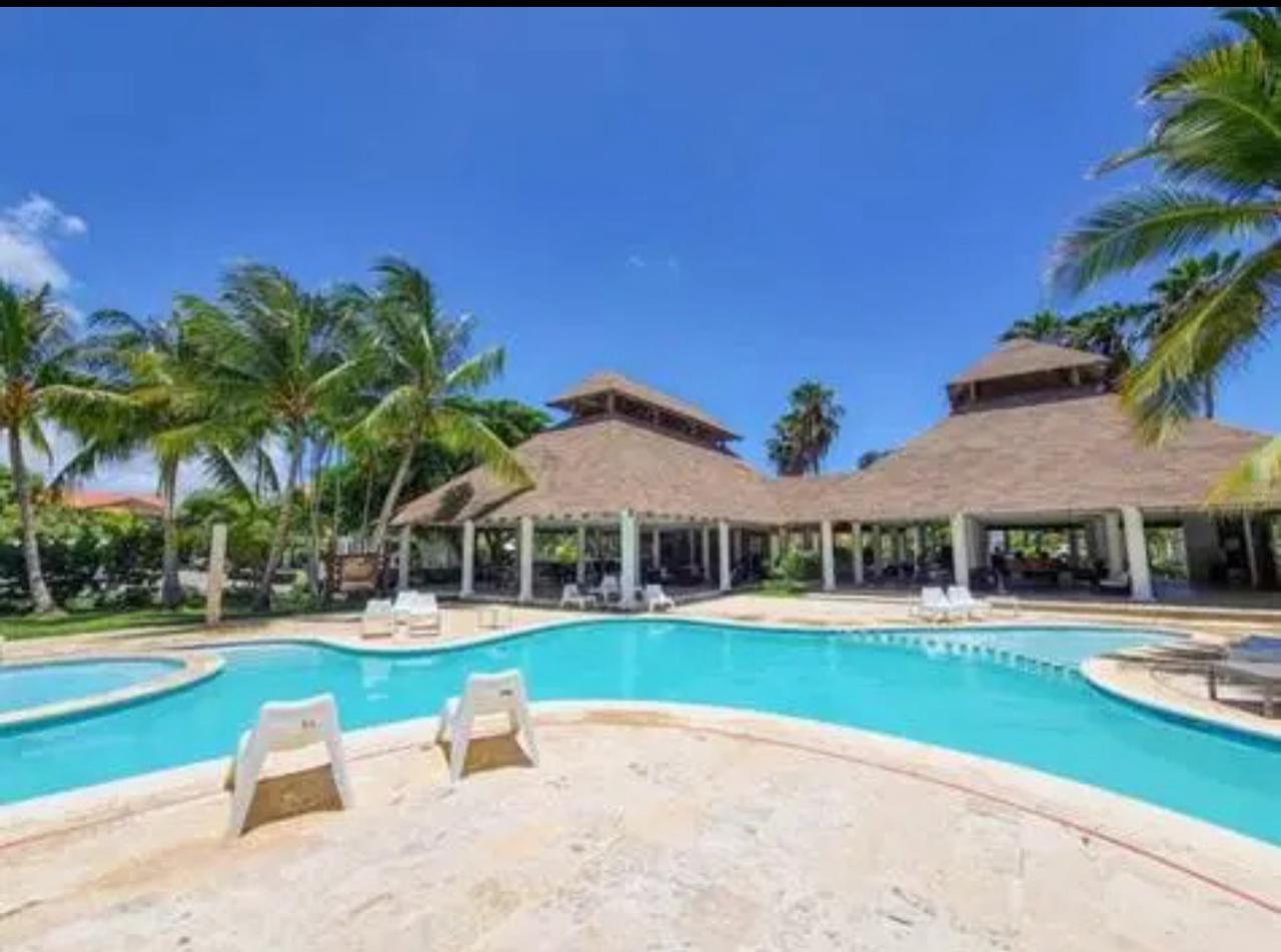 casas vacacionales y villas - VENTA CASA TIPO VILLA AMUEBLADA EN COSTA BÁVARO BEACH RESORT 1