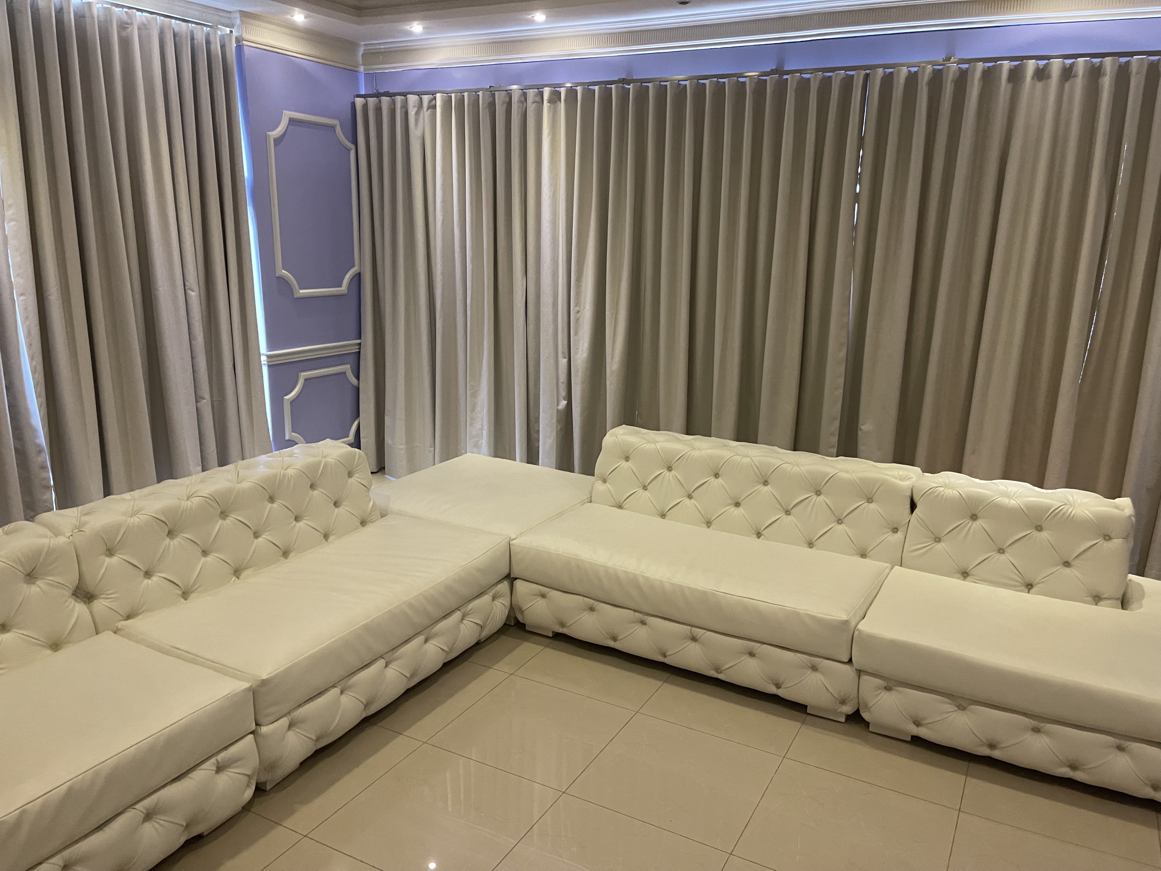 muebles y colchones - Mueble en tacto piel italiano blanco. 3