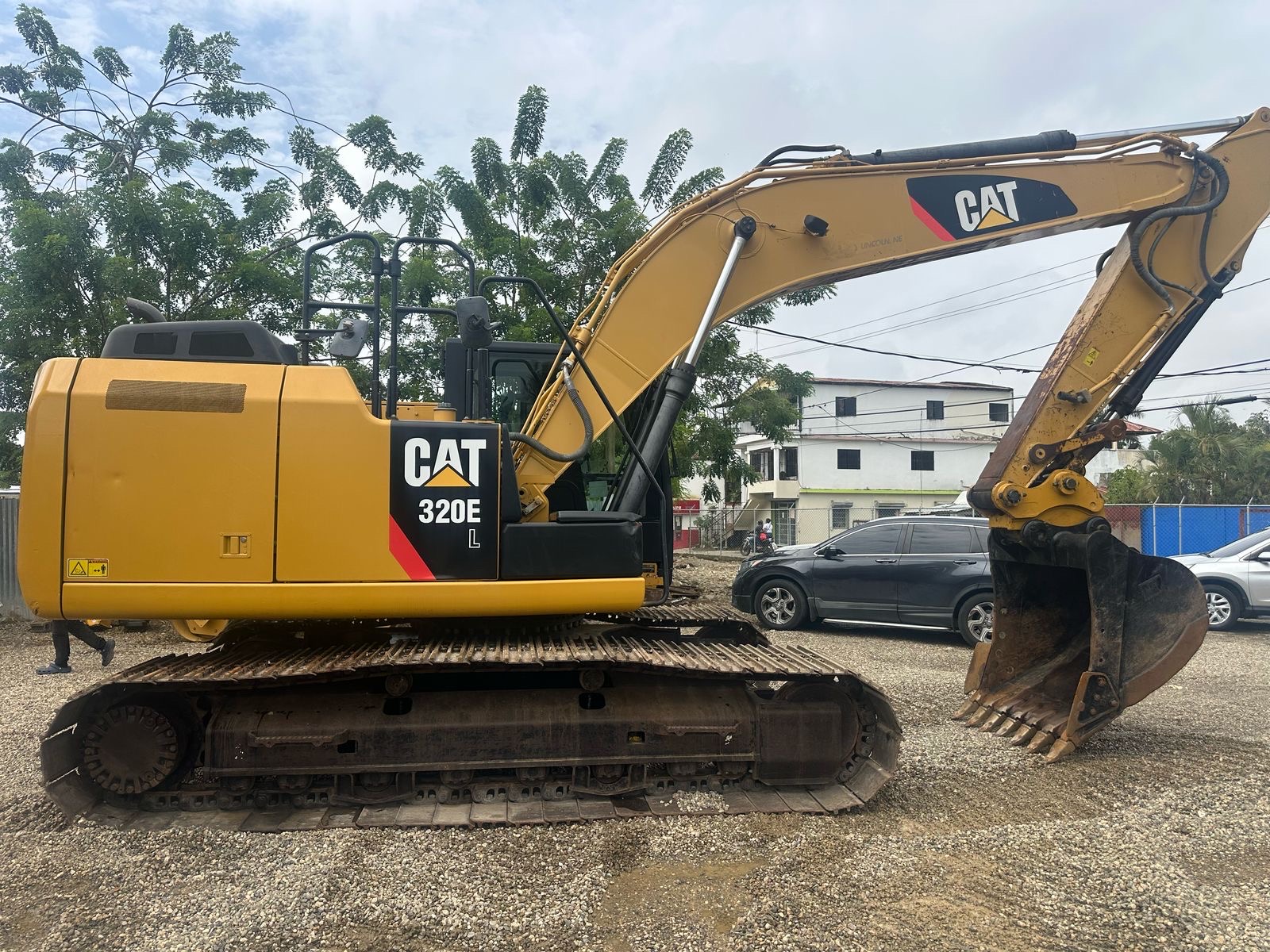 camiones y vehiculos pesados - 2013 Cat 320EL
 0