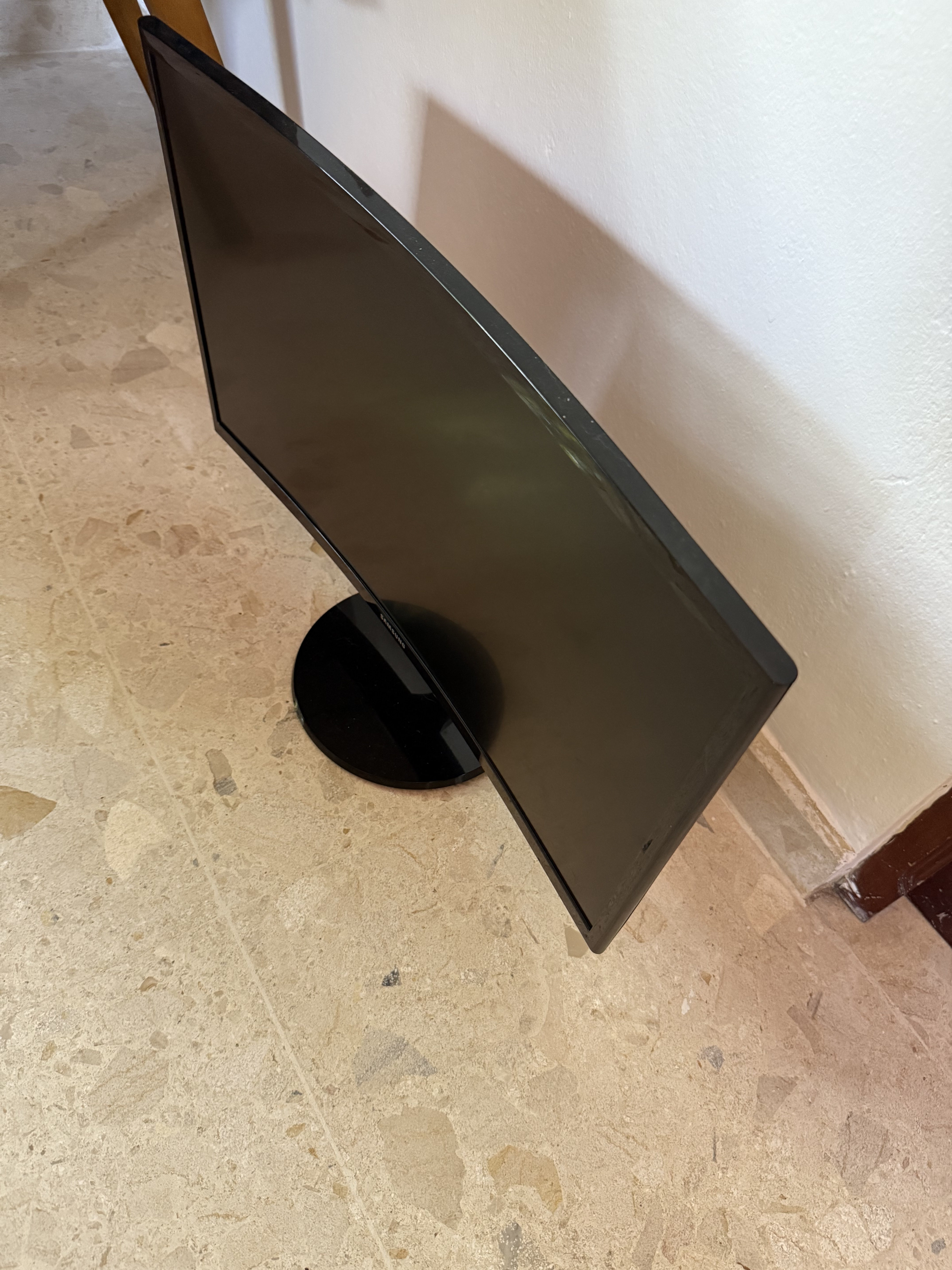 tv - 📺 Monitor Samsung Curvo de 24” - Modelo LC24F390FHNXZA 1