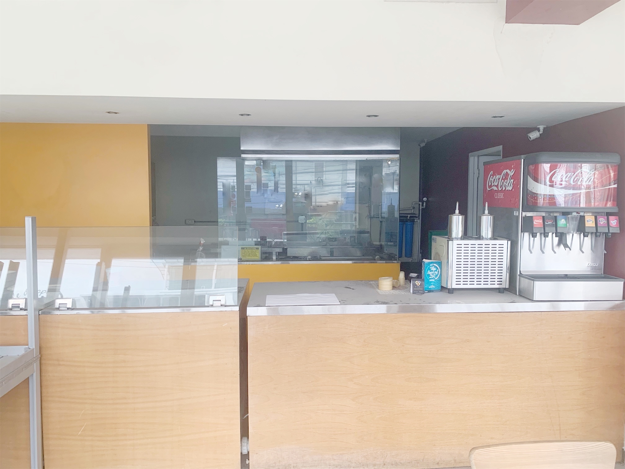 oficinas y locales comerciales - Local en Piantini  amplio 5