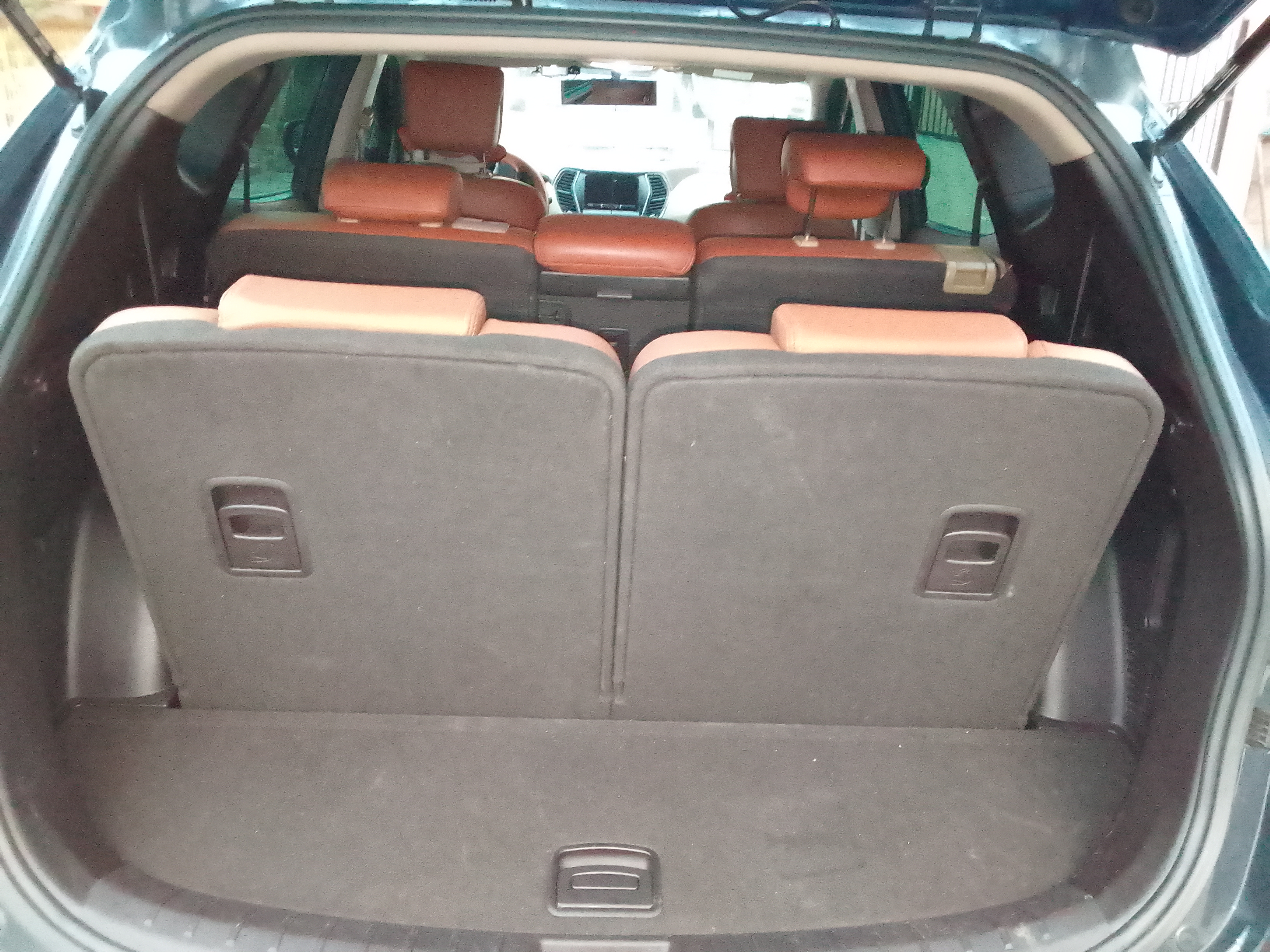 jeepetas y camionetas - Venta de Hyundai Santa Fe 2014 3