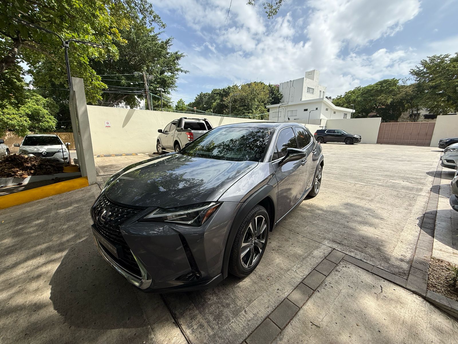 jeepetas y camionetas - Vendo de Oportunidad Lexus UX250H Sport de la Delt 0