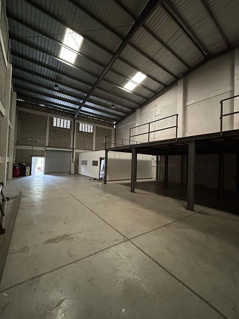 oficinas y locales comerciales - Alquilo Nave industrial  0