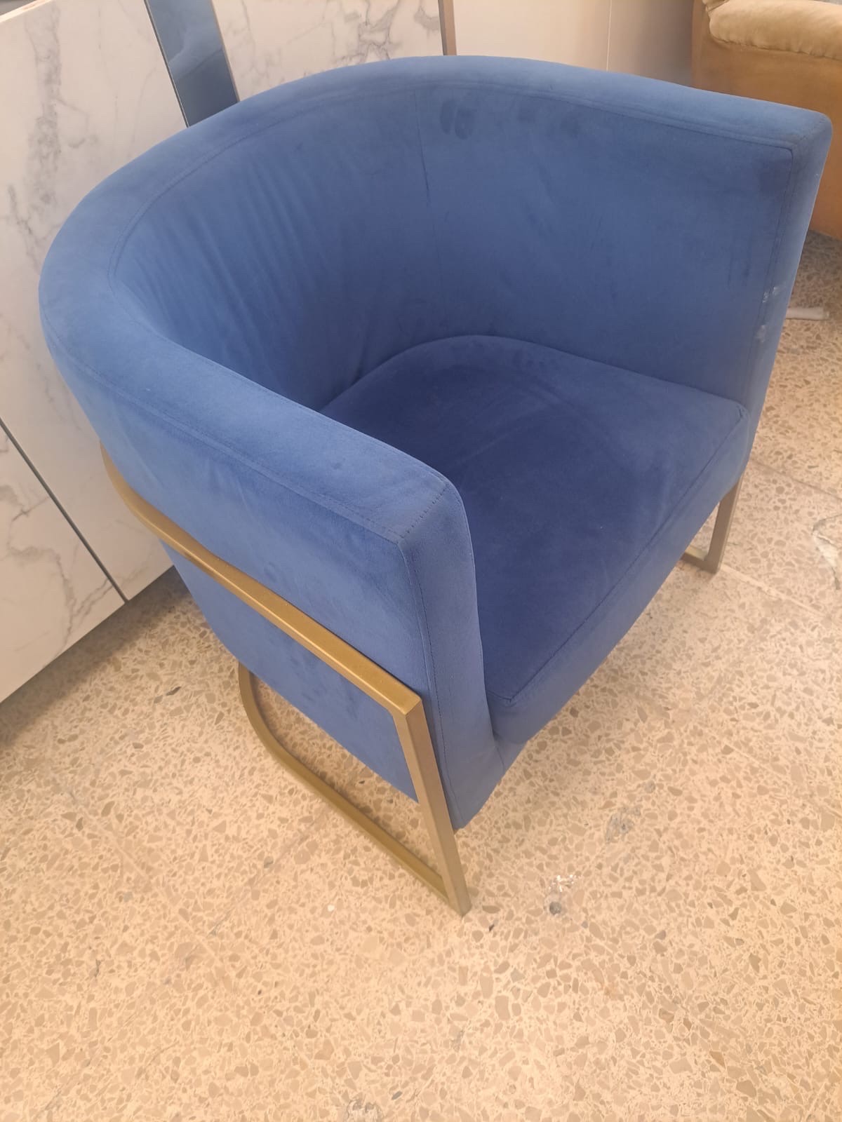 muebles y colchones - Butaca moderna usada
