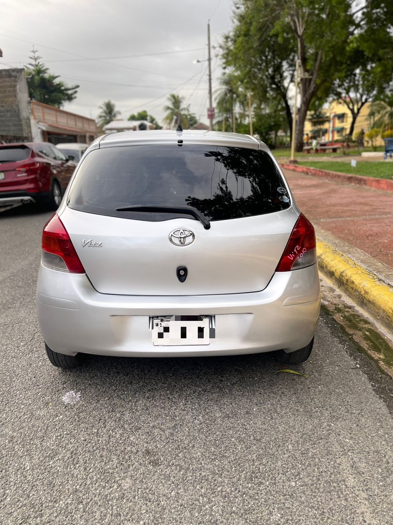 carros - Toyota Vitz 2011  3