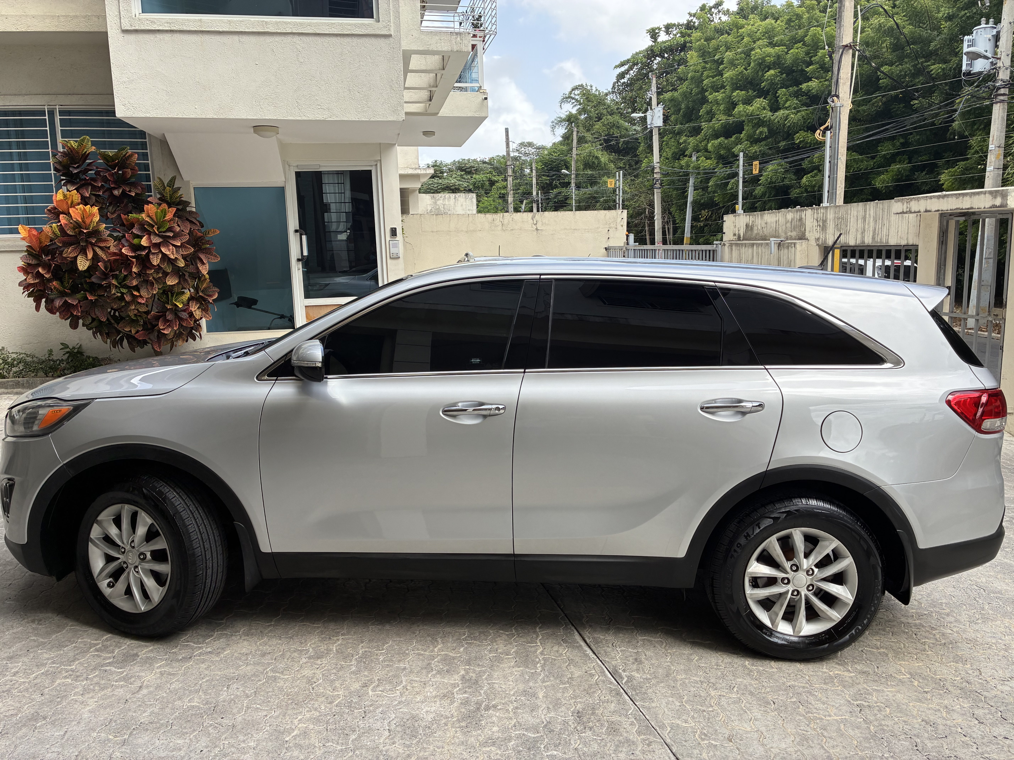 jeepetas y camionetas - Kia Sorento 2016 Excelente Condiciones  1