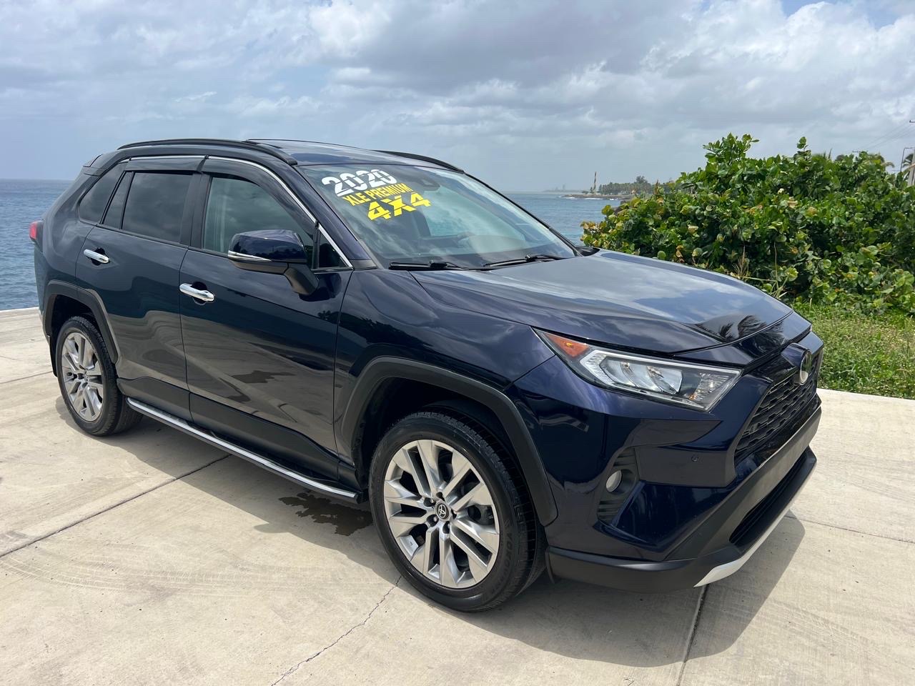 jeepetas y camionetas - TOYOTA RAV4 XLE PREMIUM 2021 4X4 LA MÁS FULL! RECIÉN IMPORTADA AMERICANA! NUEVAA 2
